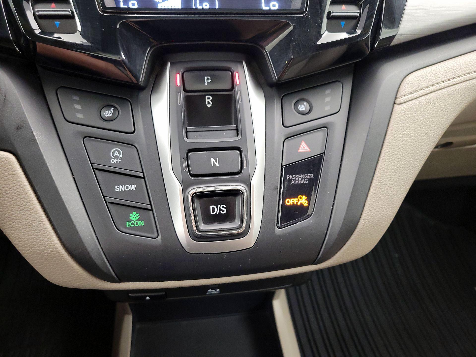 Thumbnail: 2018 Honda Odyssey - 18