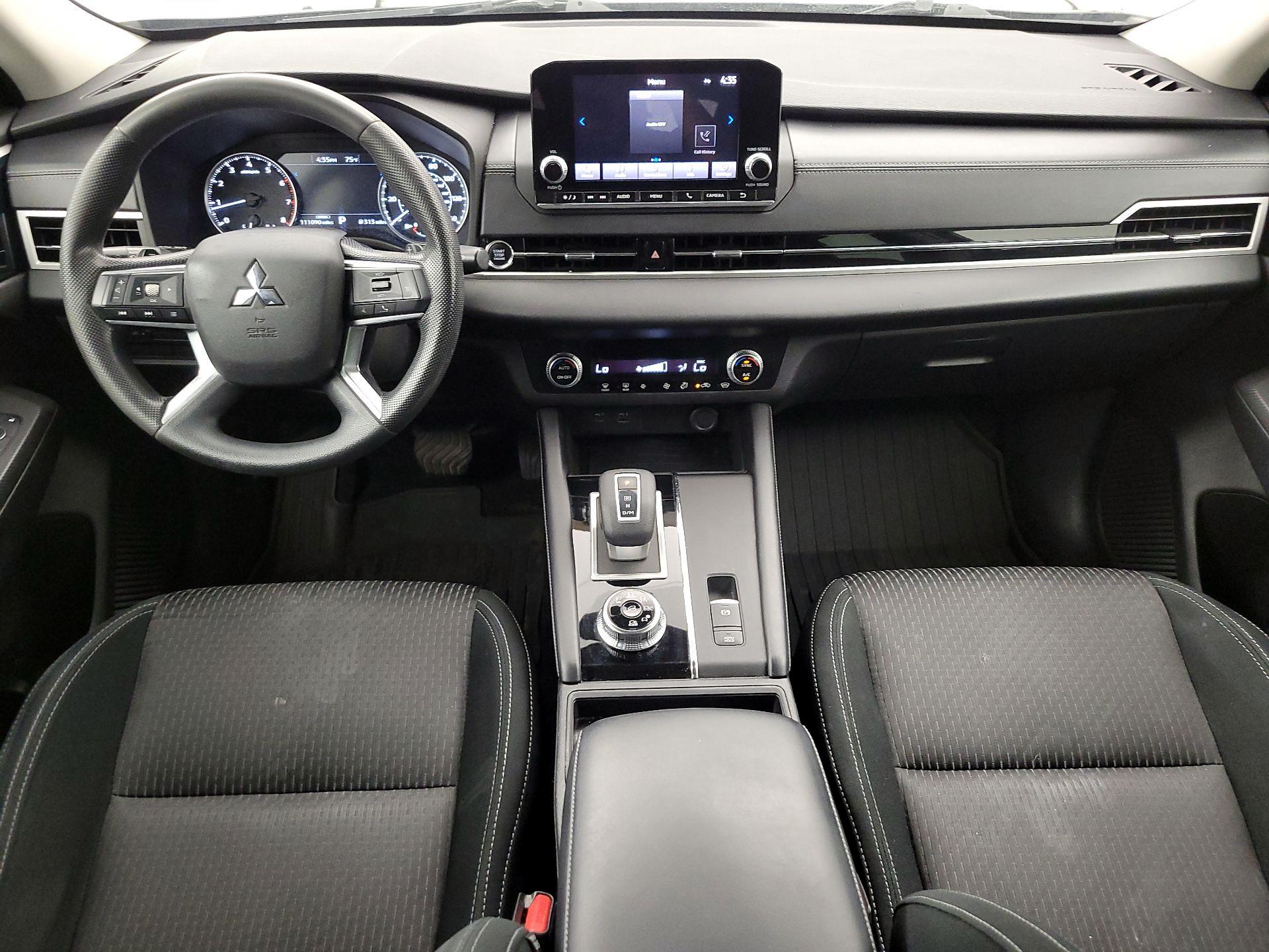 Thumbnail: 2022 Mitsubishi Outlander - 9
