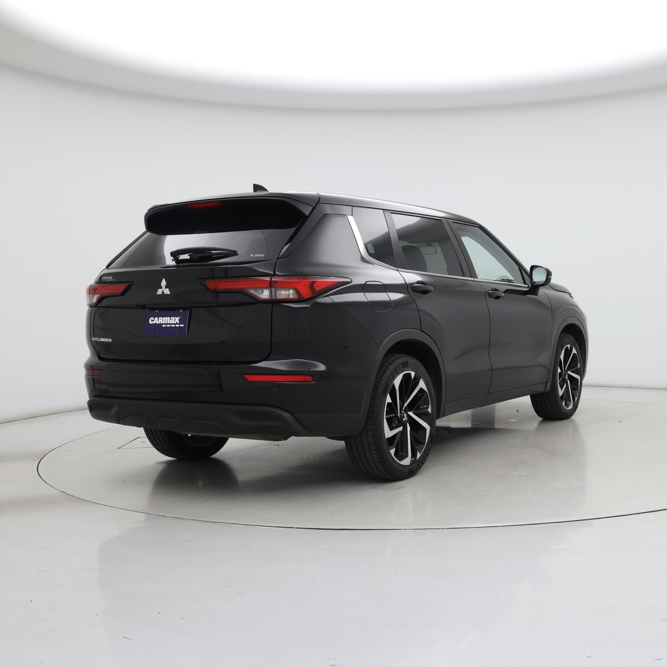 Thumbnail: 2022 Mitsubishi Outlander - 8