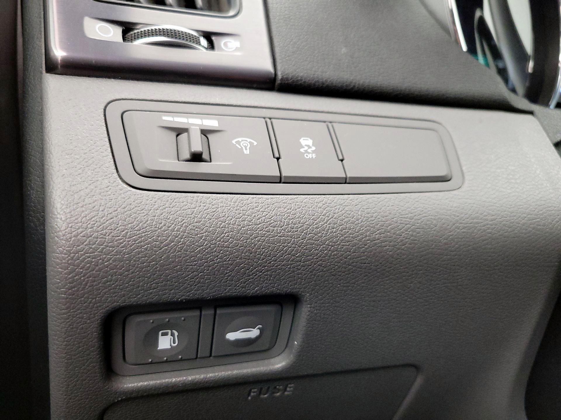 Thumbnail: 2015 Hyundai Sonata - 13
