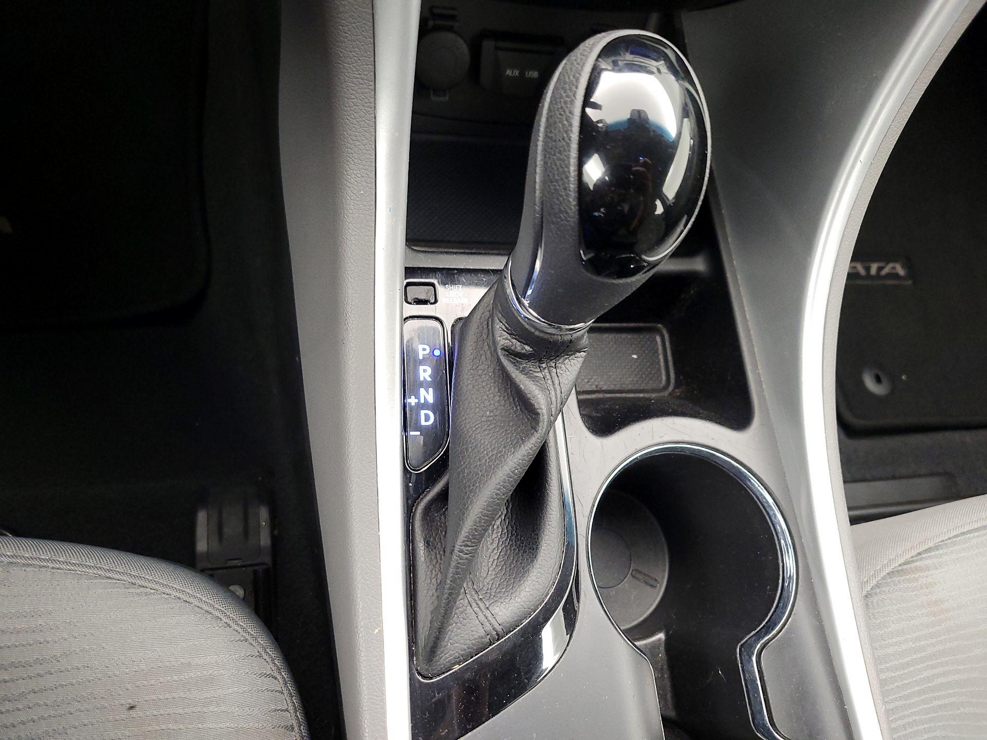 Thumbnail: 2015 Hyundai Sonata - 17