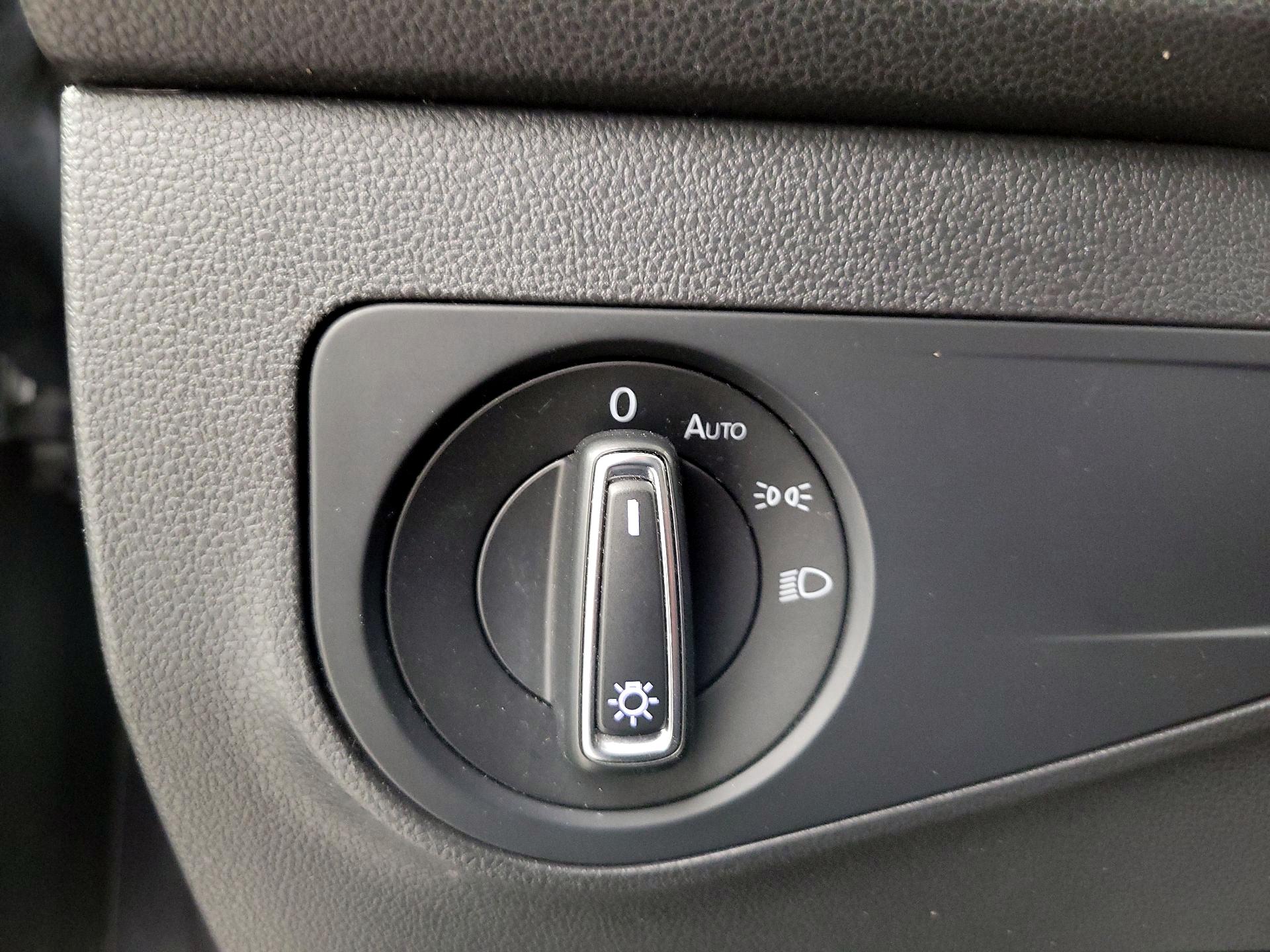 Thumbnail: 2019 Volkswagen Tiguan - 13