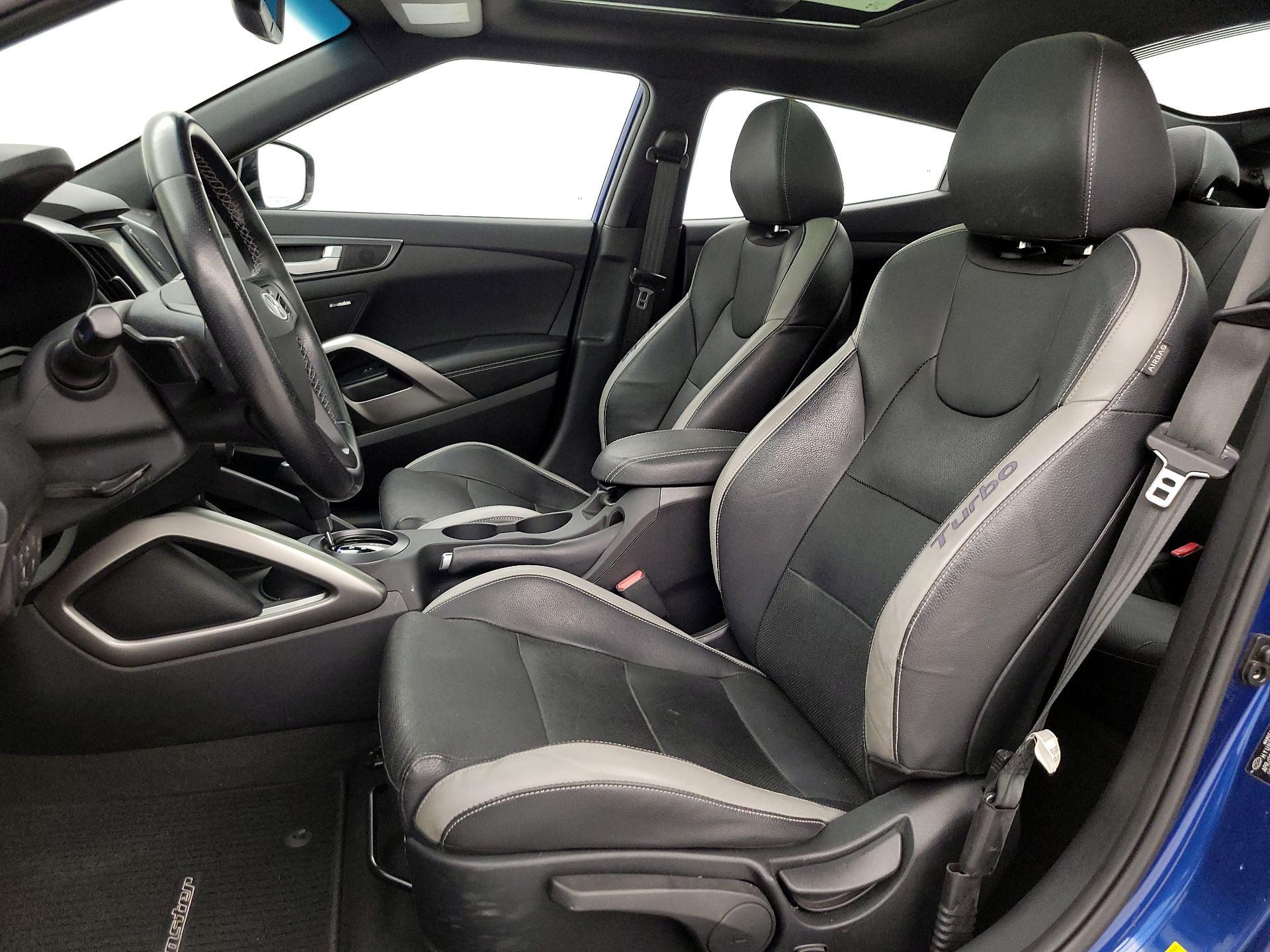 Thumbnail: 2016 Hyundai Veloster - 11