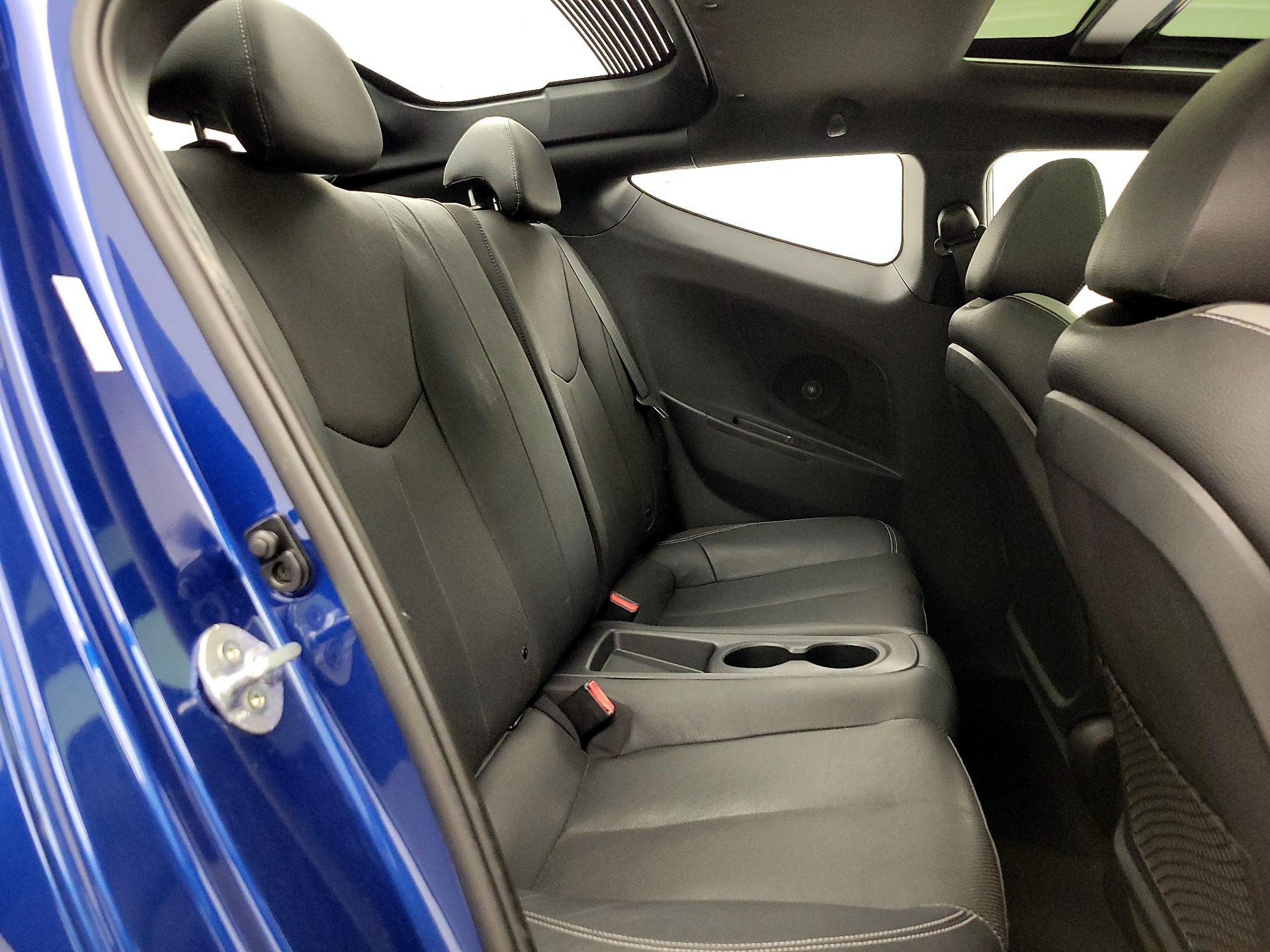 Thumbnail: 2016 Hyundai Veloster - 20
