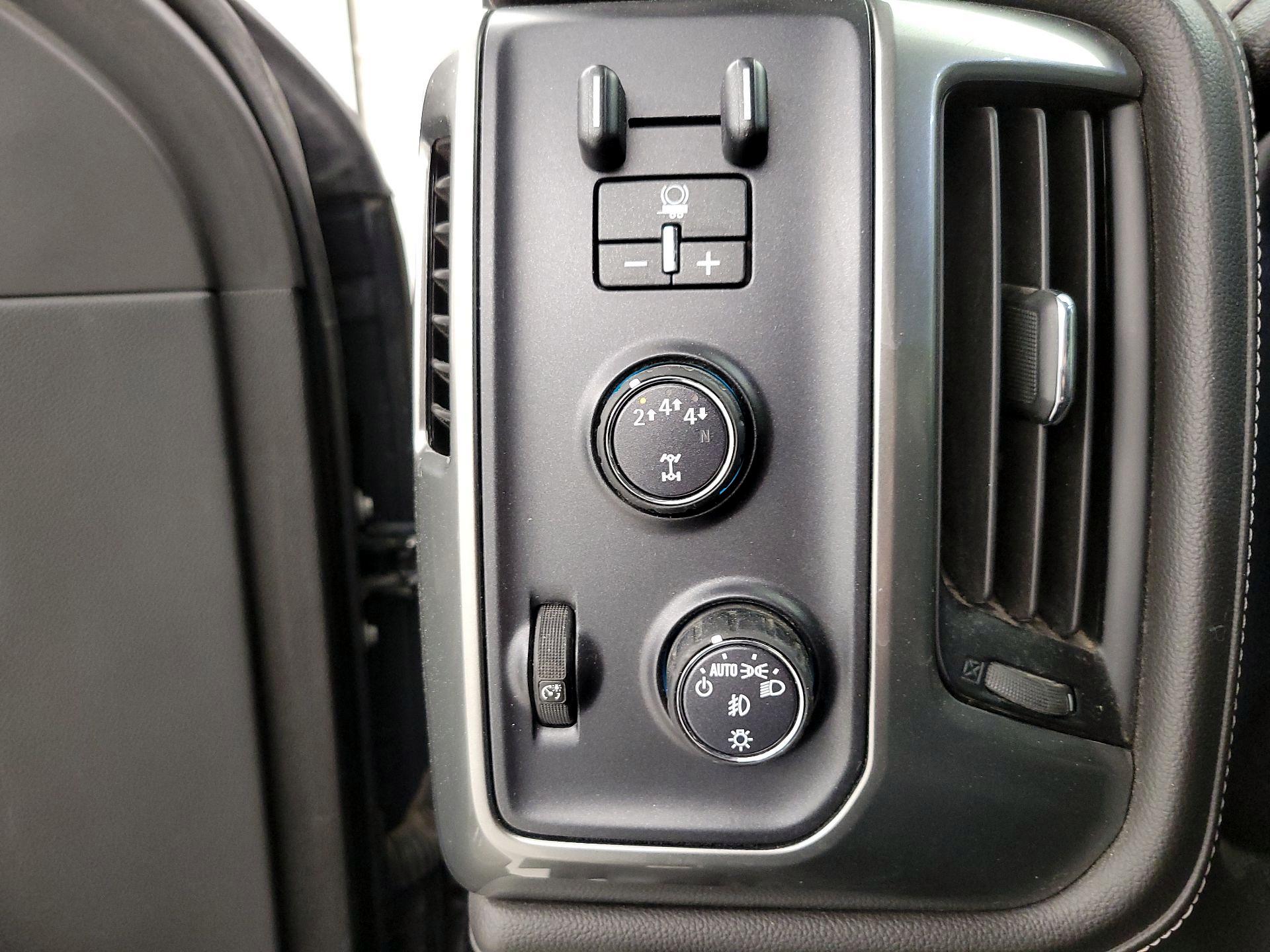 Thumbnail: 2019 Chevrolet Silverado 3500 - 13