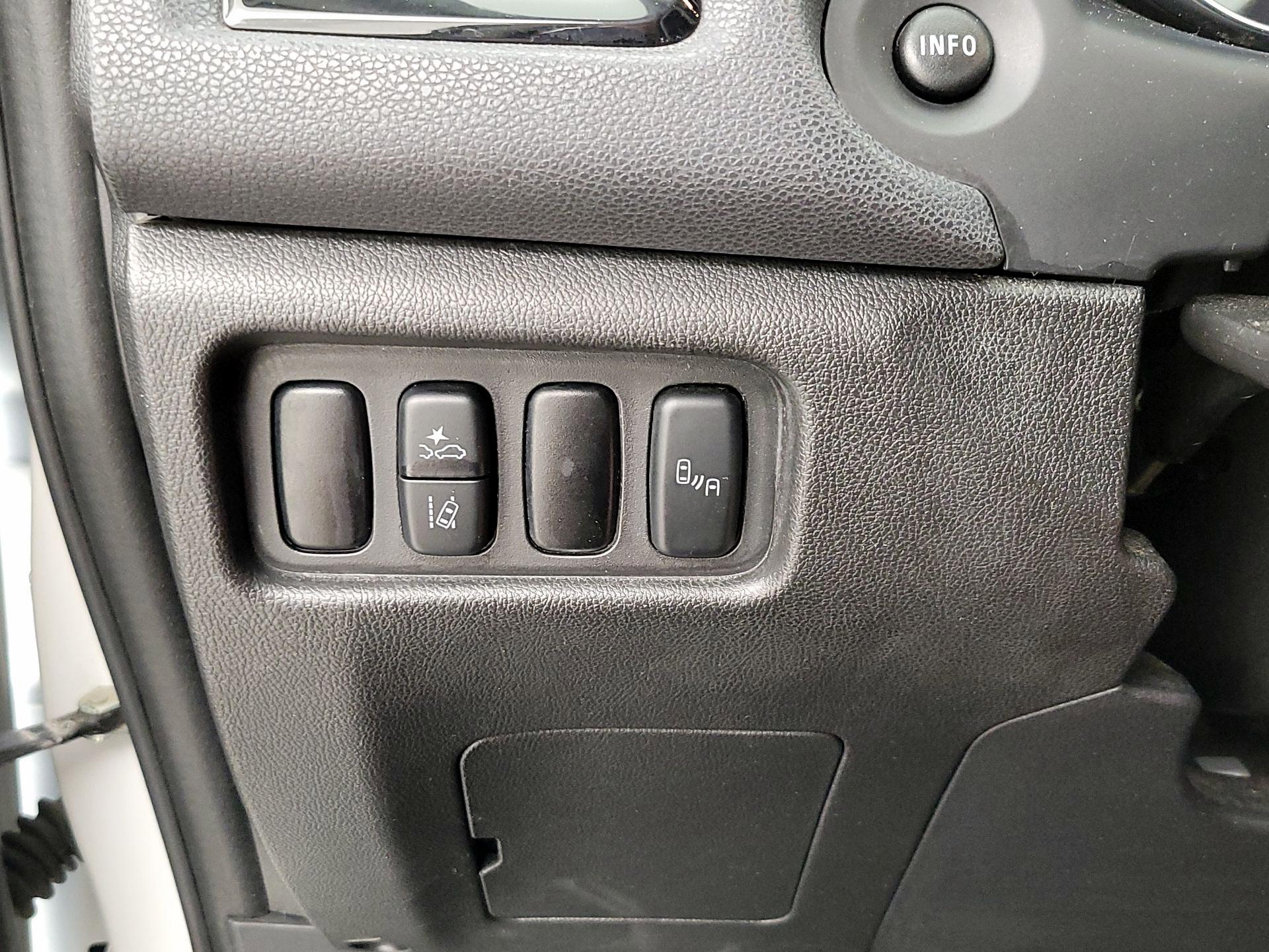 Thumbnail: 2021 Mitsubishi Outlander Sport - 13