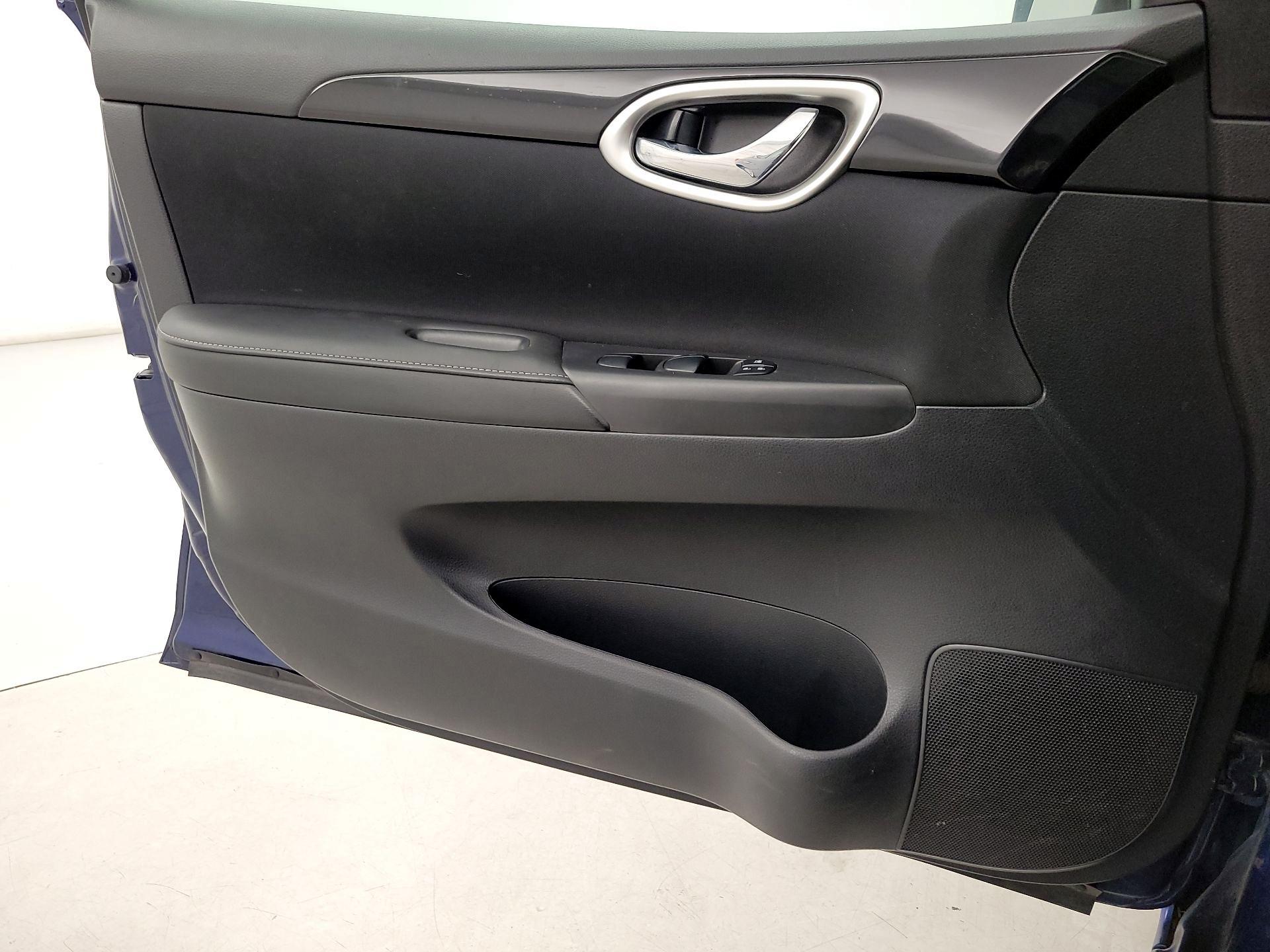 Thumbnail: 2019 Nissan Sentra - 12