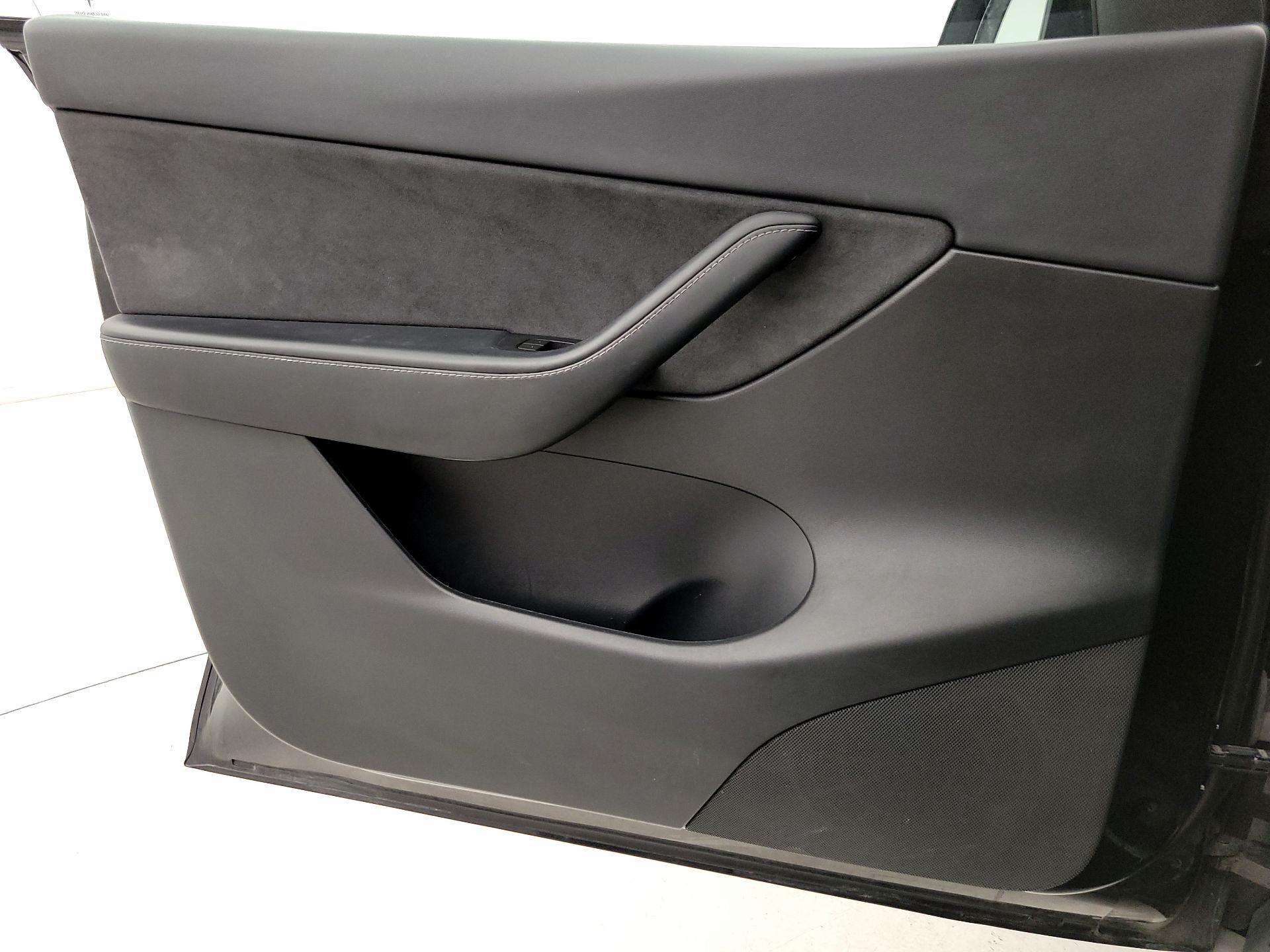 Thumbnail: 2022 Tesla Model Y - 12