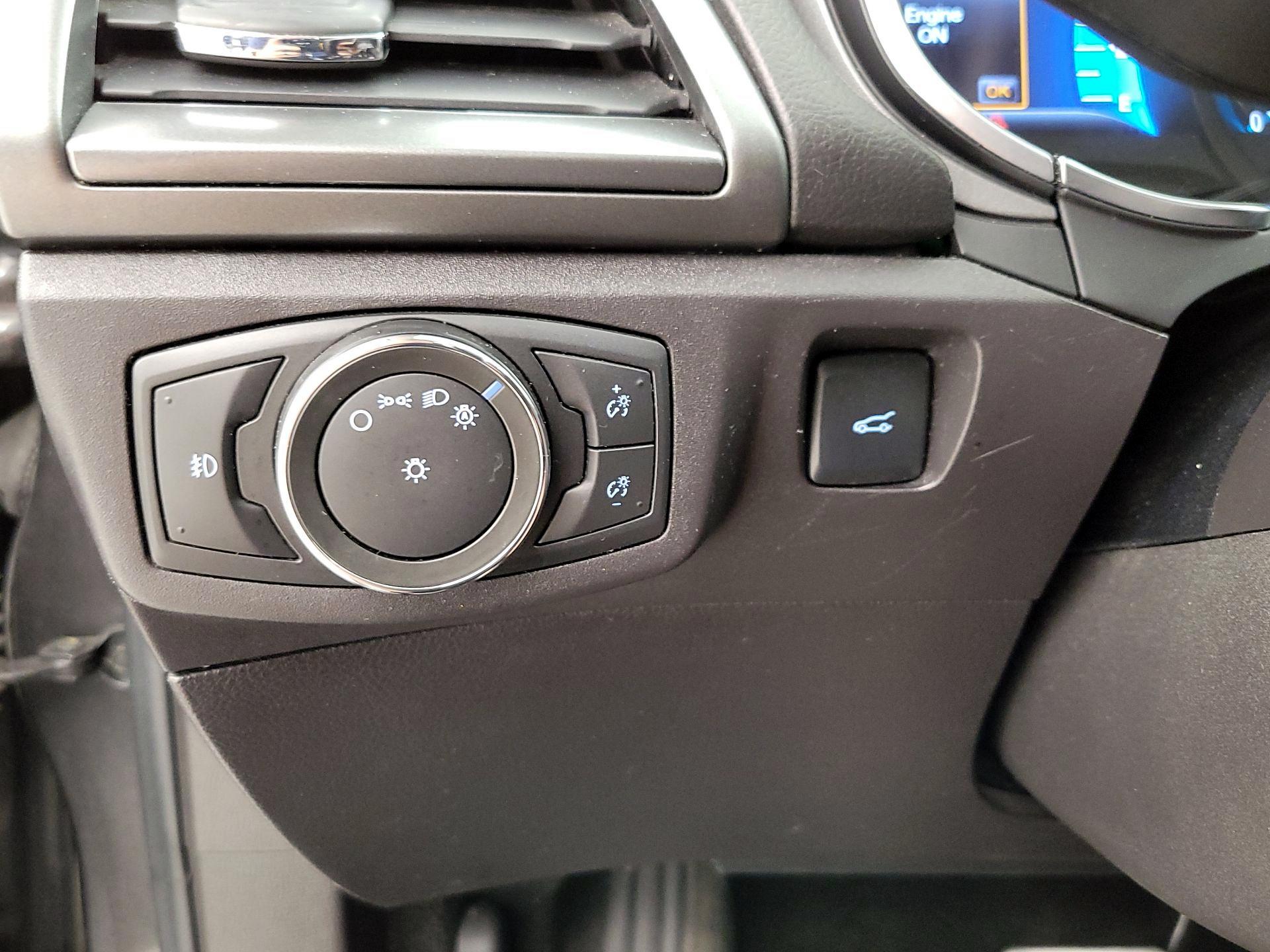 Thumbnail: 2016 Ford Fusion - 13
