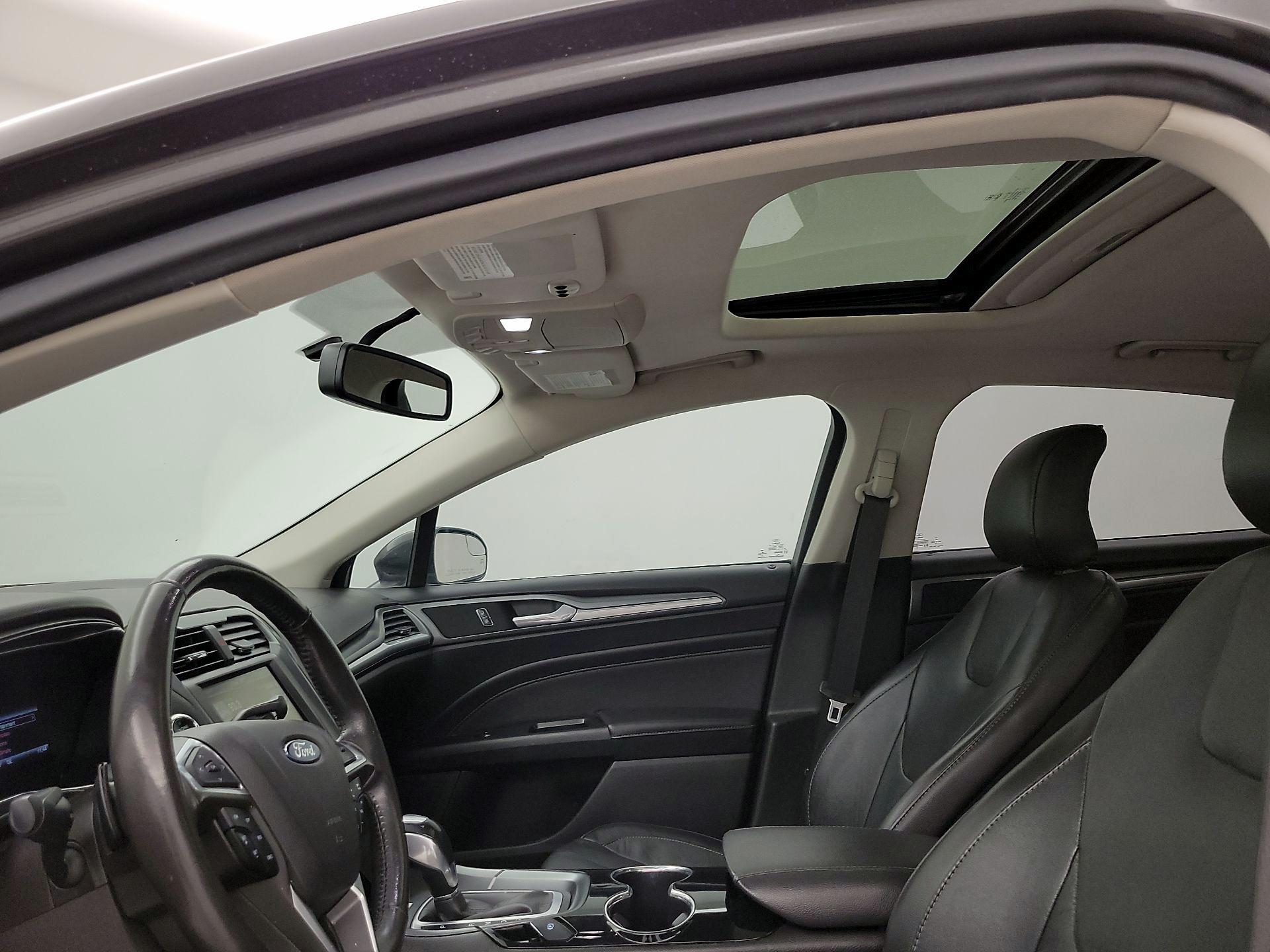 Thumbnail: 2016 Ford Fusion - 19