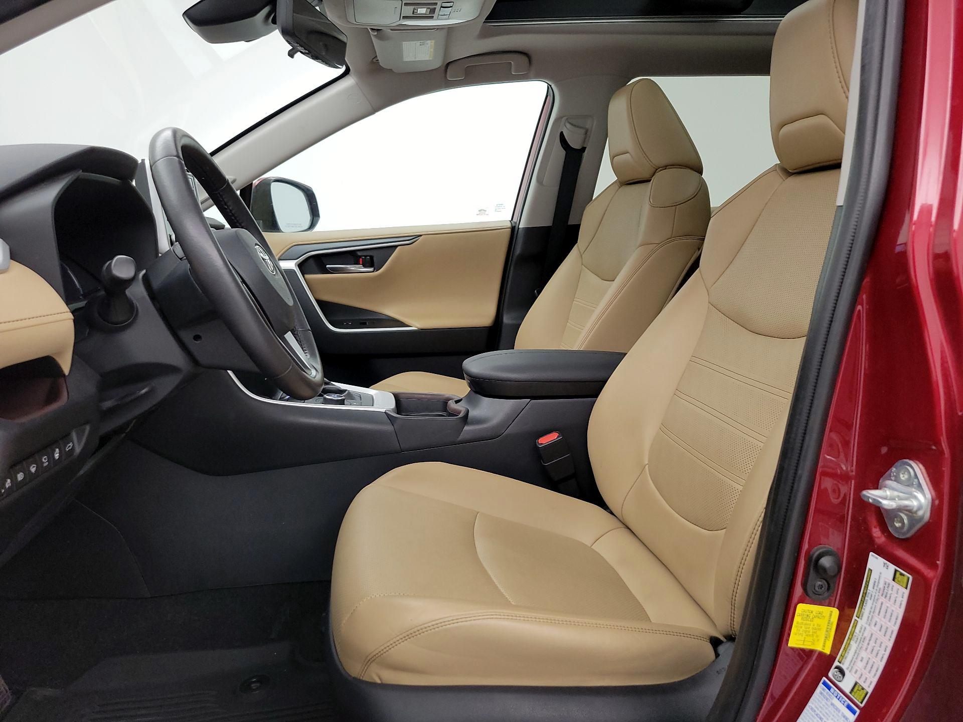 Thumbnail: 2021 Toyota RAV4 - 11