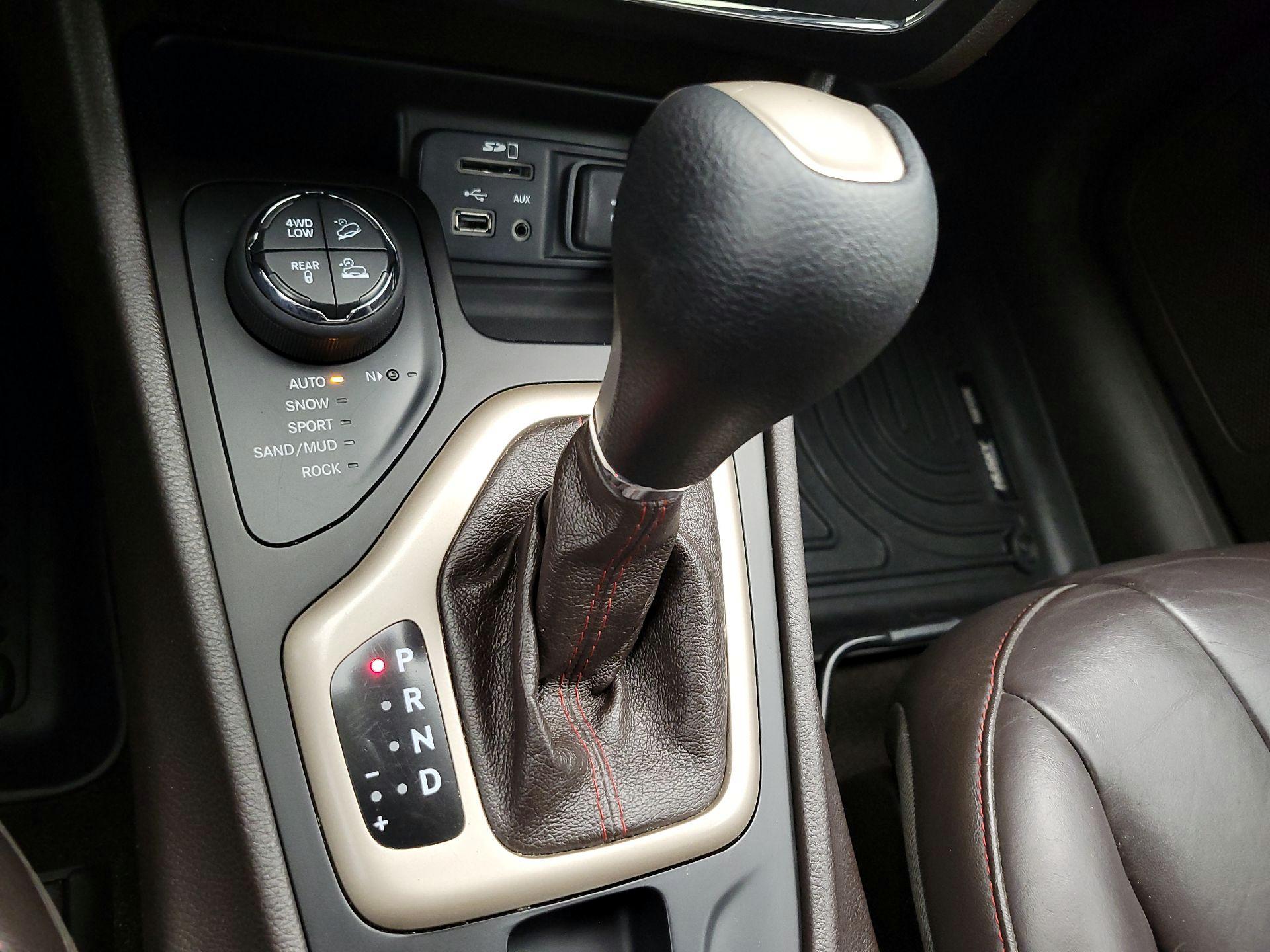 Thumbnail: 2014 Jeep Cherokee - 17