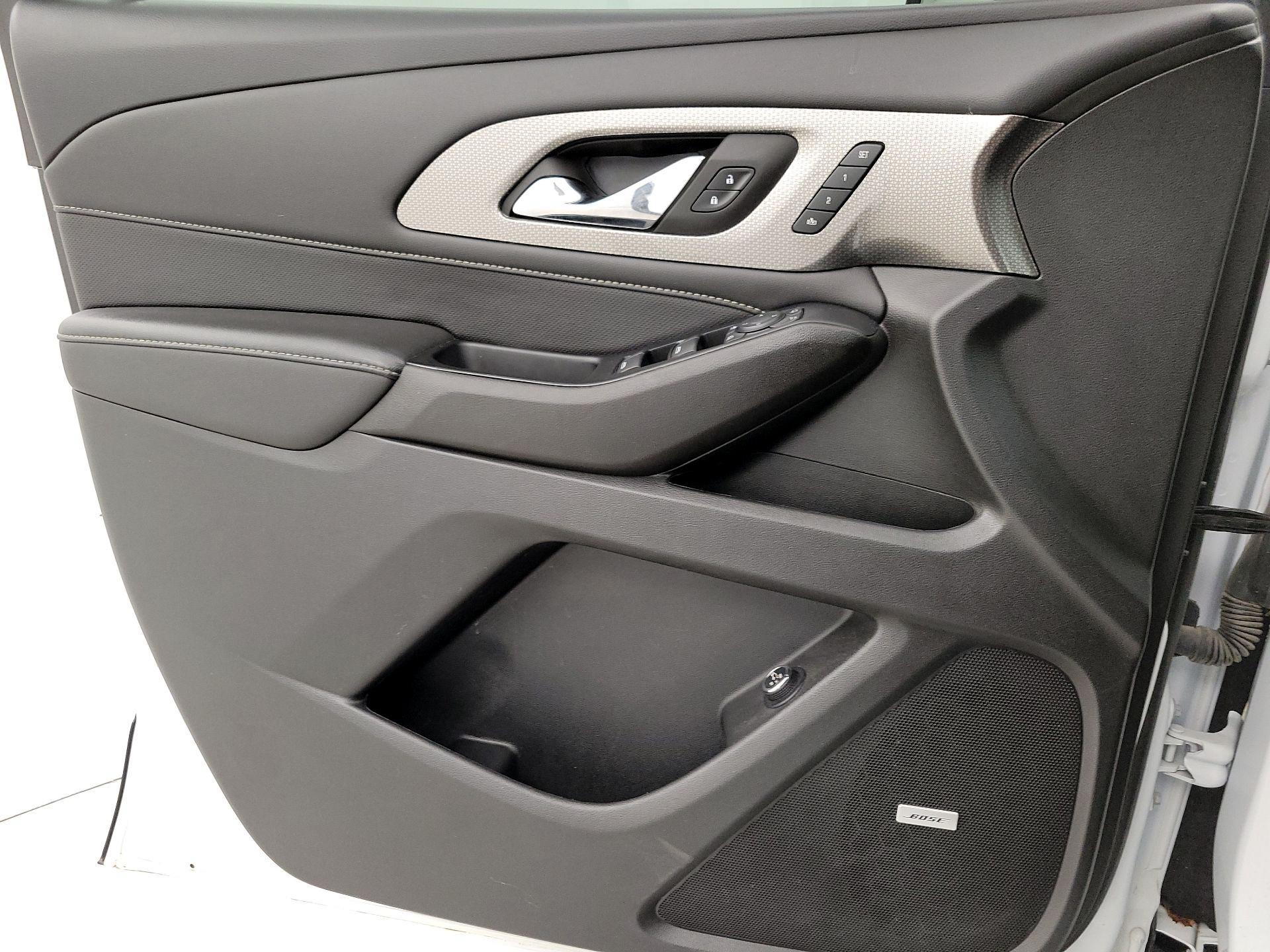 Thumbnail: 2023 Chevrolet Traverse - 12