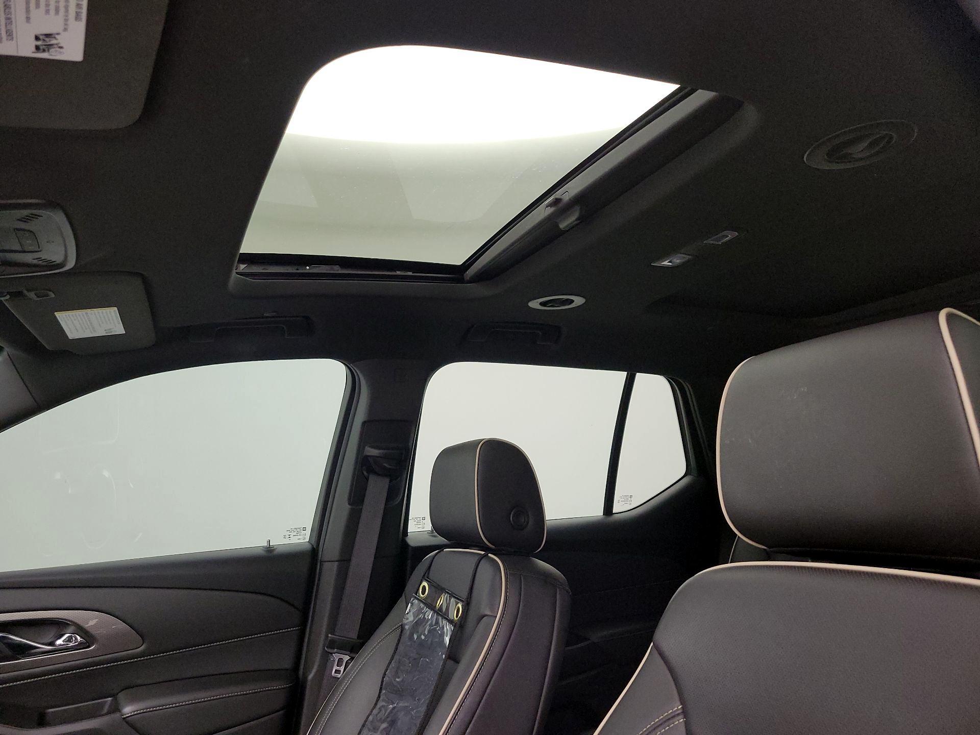 Thumbnail: 2023 Chevrolet Traverse - 19