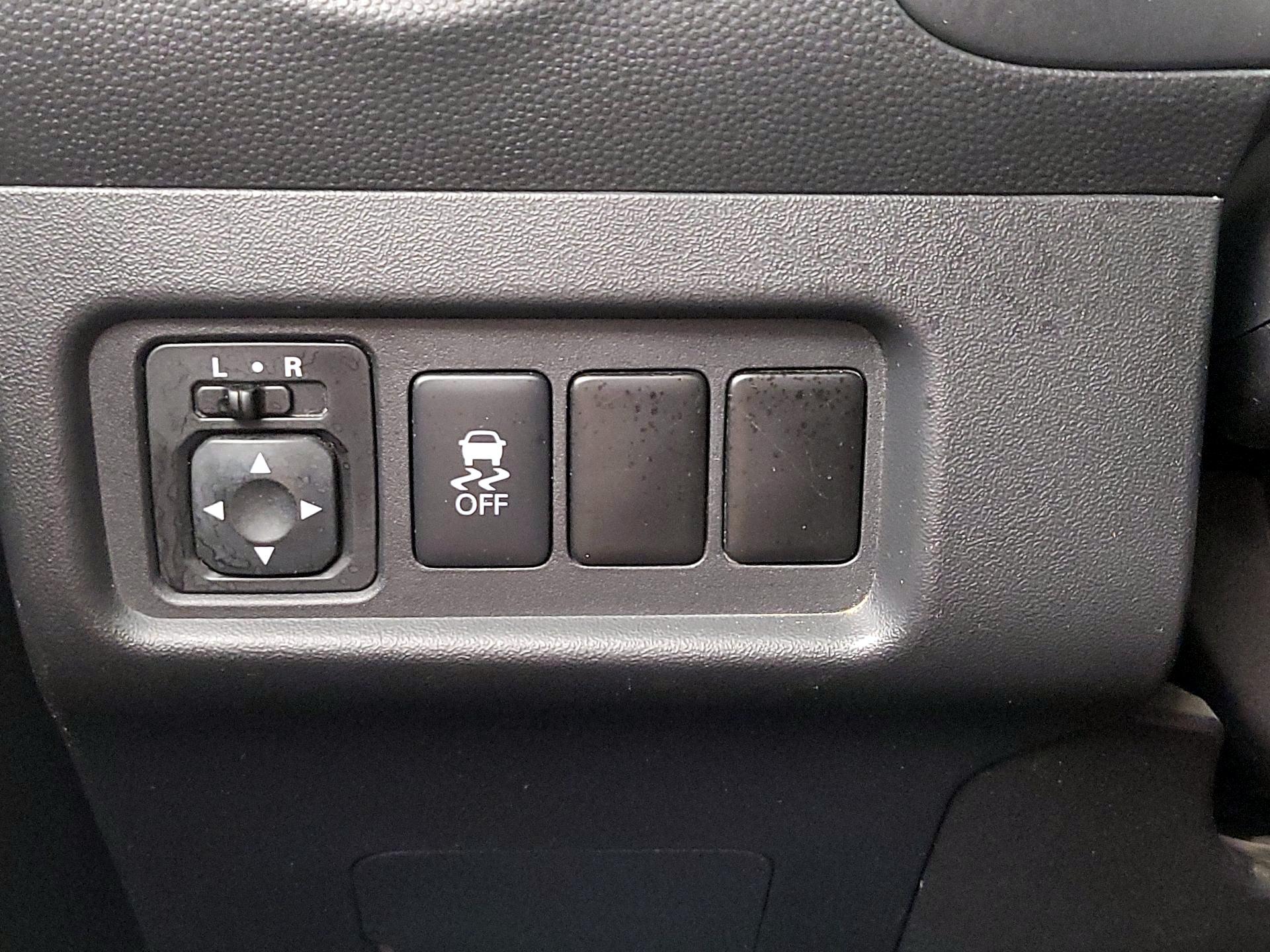 Thumbnail: 2015 Mitsubishi Mirage - 13