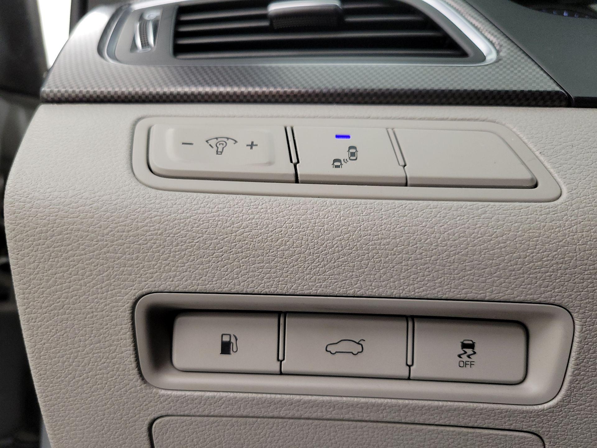 Thumbnail: 2016 Hyundai Sonata - 13