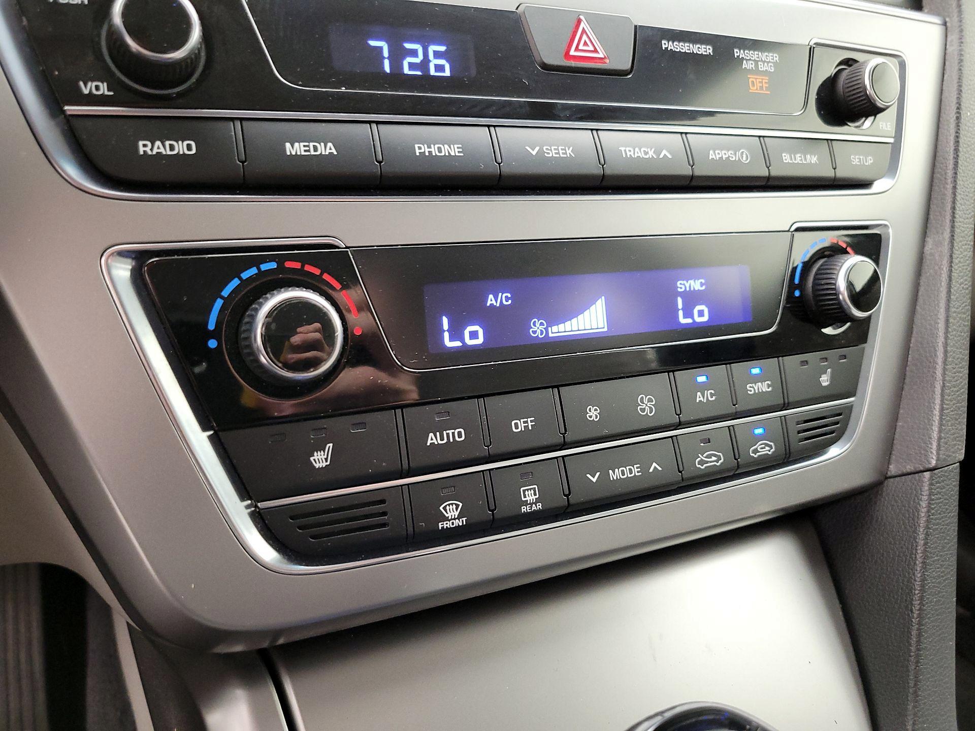 Thumbnail: 2016 Hyundai Sonata - 16