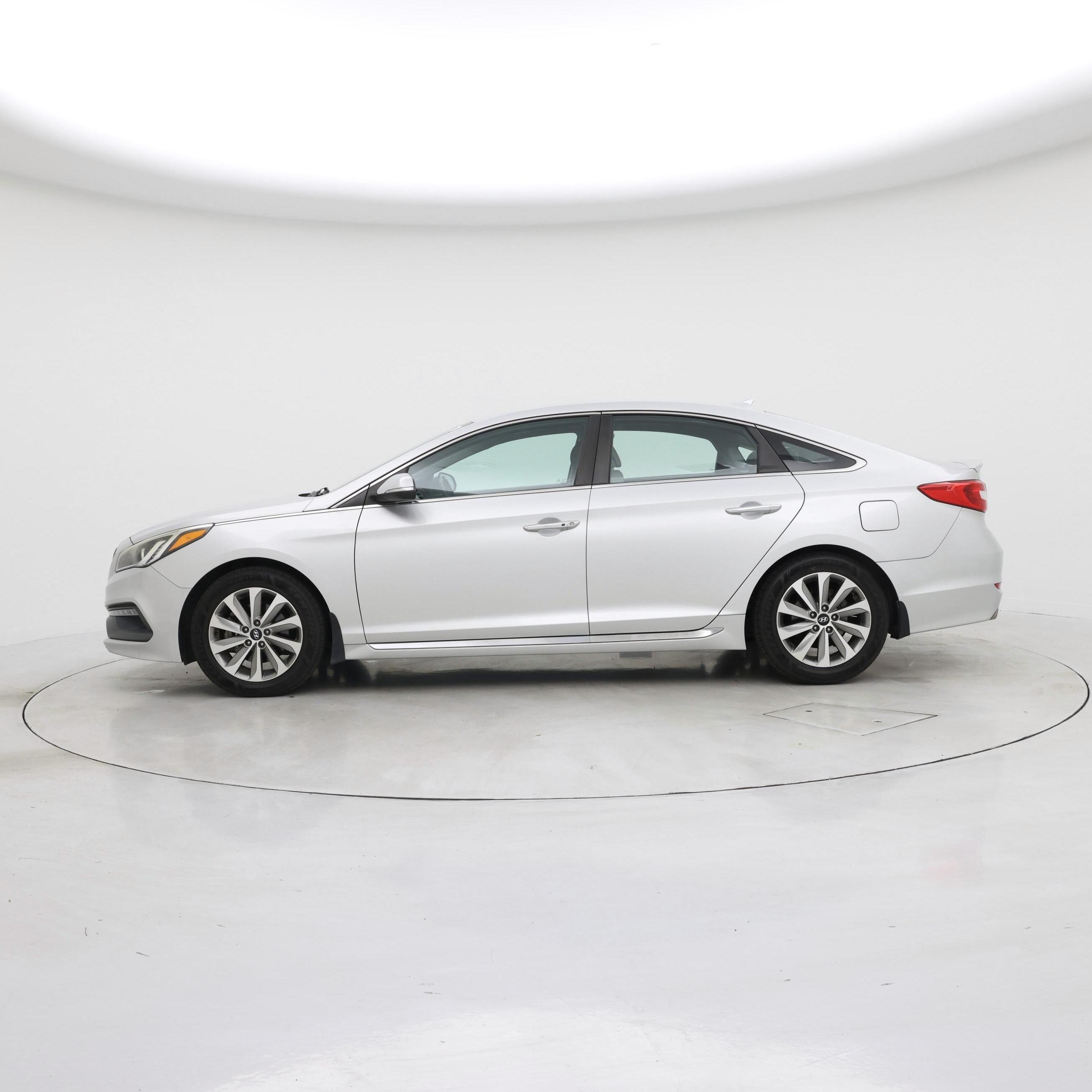 Thumbnail: 2016 Hyundai Sonata - 3