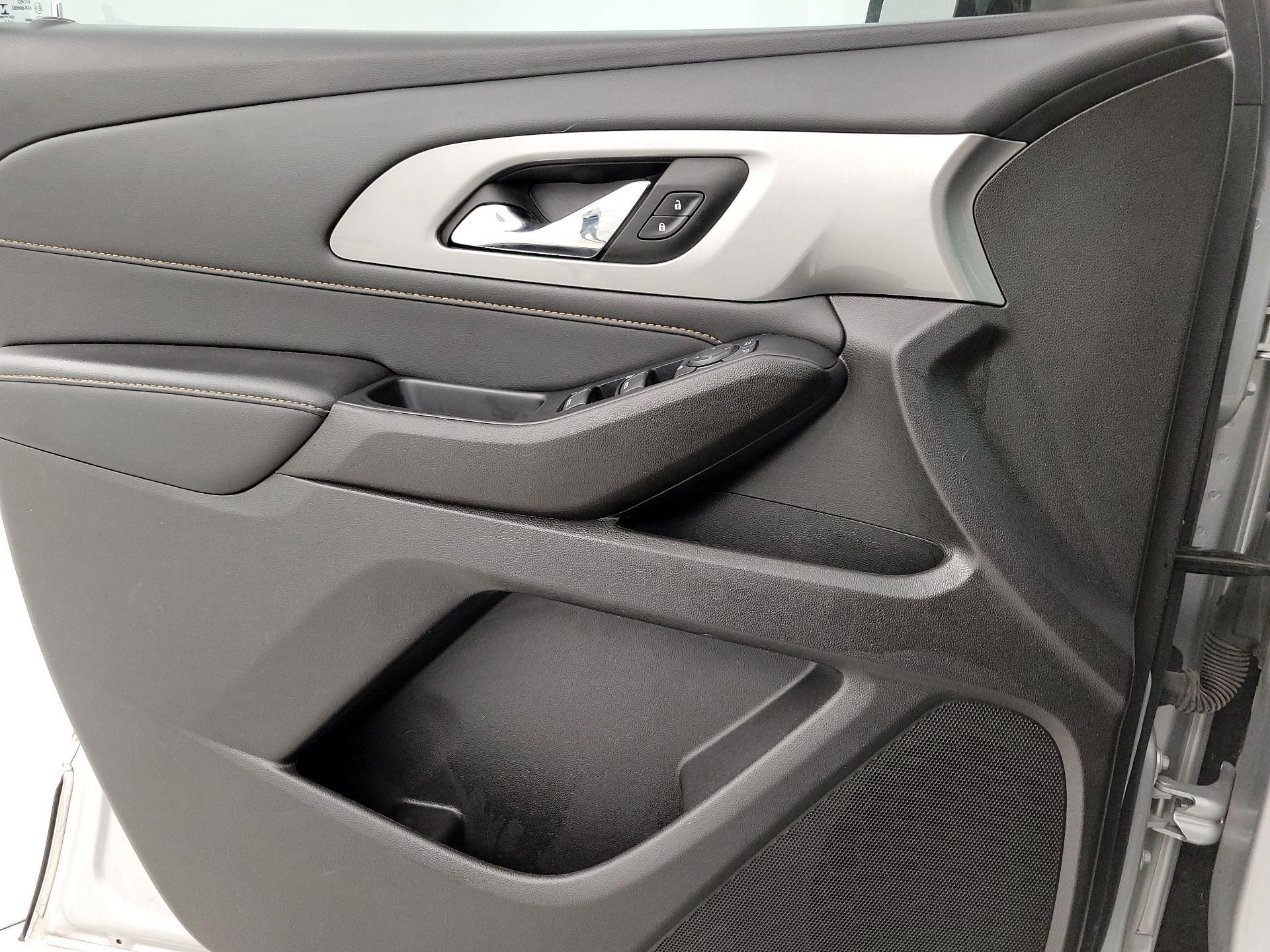 Thumbnail: 2021 Chevrolet Traverse - 12