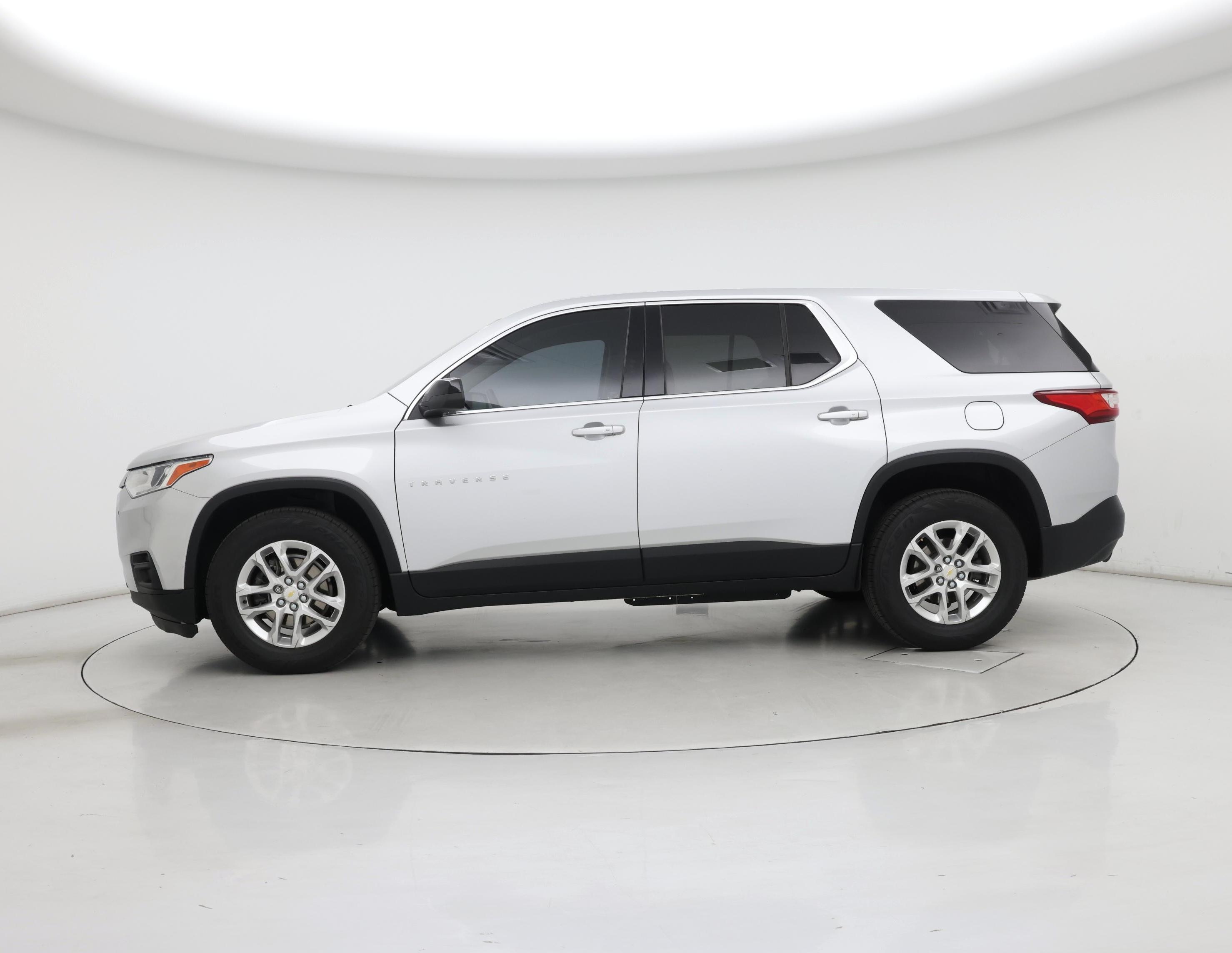 Thumbnail: 2021 Chevrolet Traverse - 3
