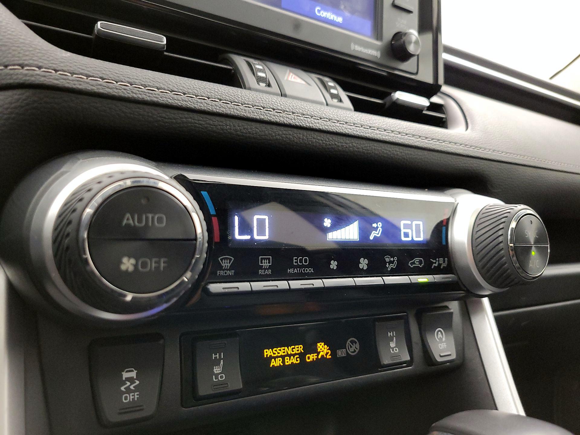 Thumbnail: 2021 Toyota RAV4 - 16