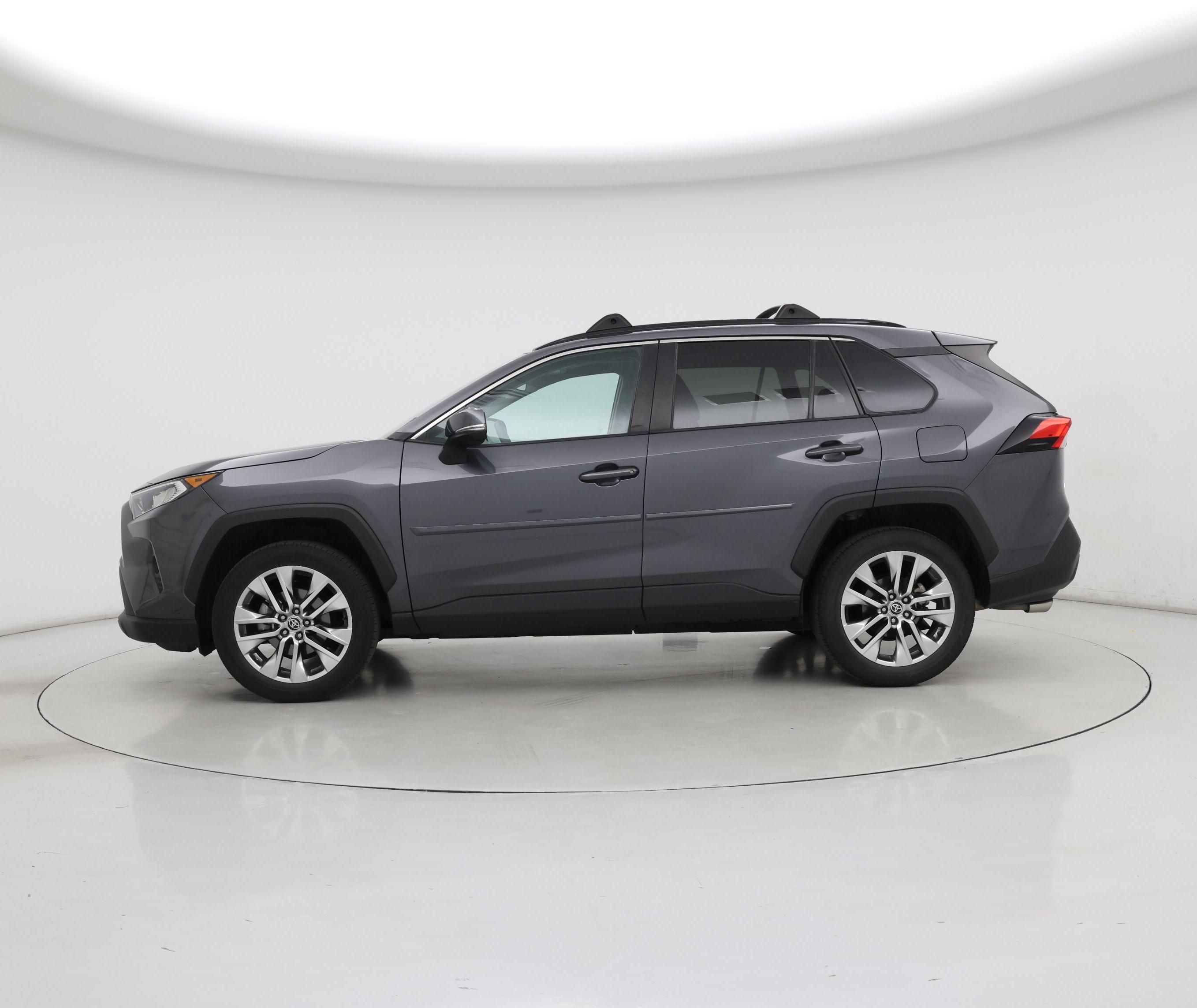Thumbnail: 2021 Toyota RAV4 - 3