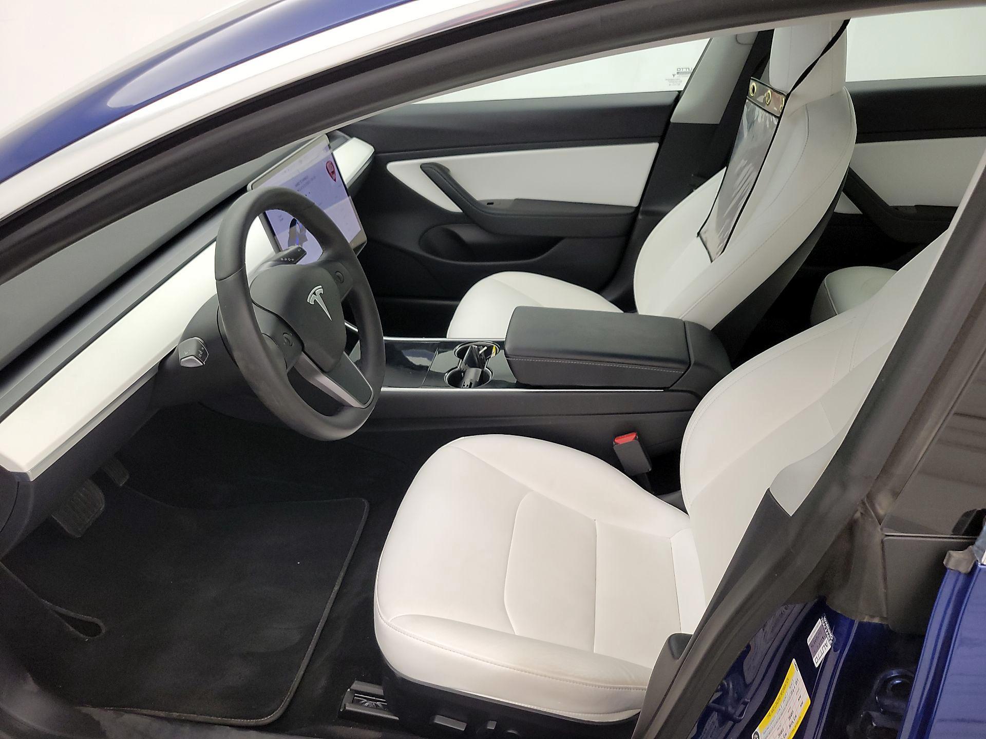 Thumbnail: 2020 Tesla Model 3 - 11