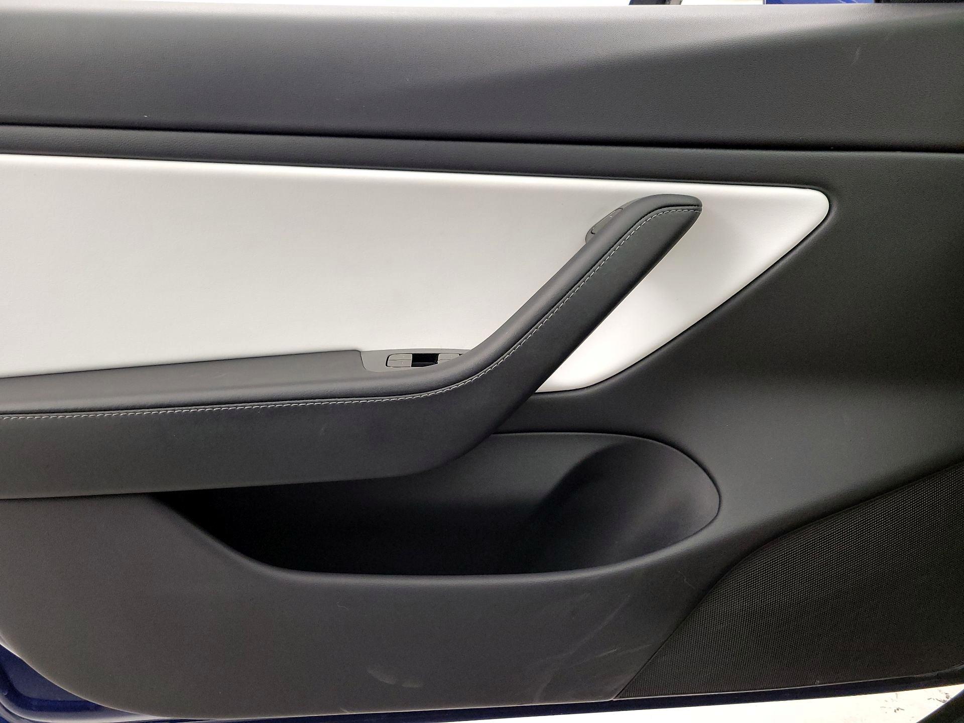 Thumbnail: 2020 Tesla Model 3 - 12