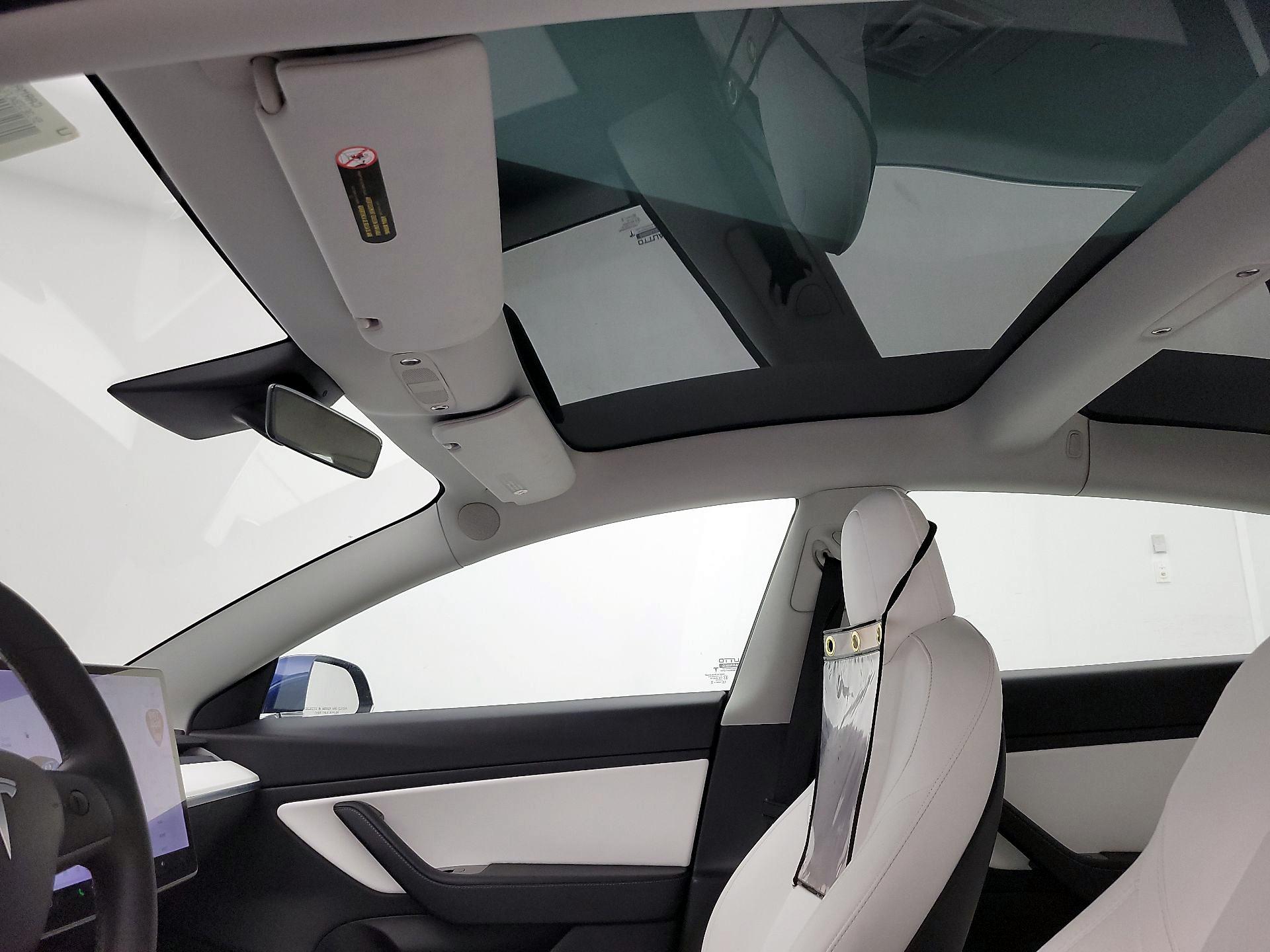 Thumbnail: 2020 Tesla Model 3 - 17