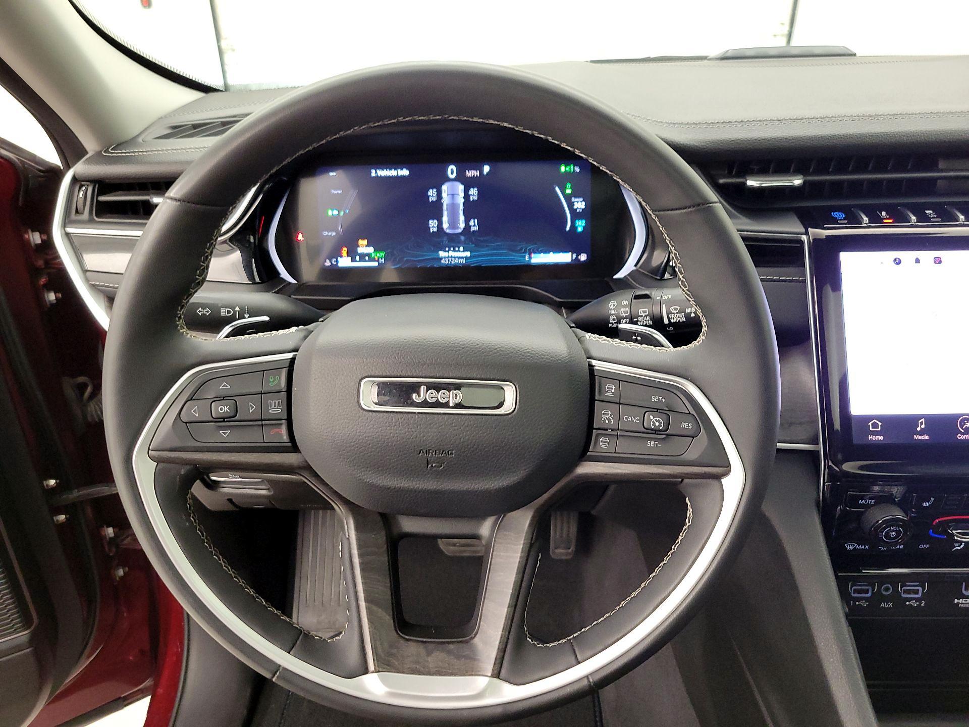 Thumbnail: 2023 Jeep Grand Cherokee - 10