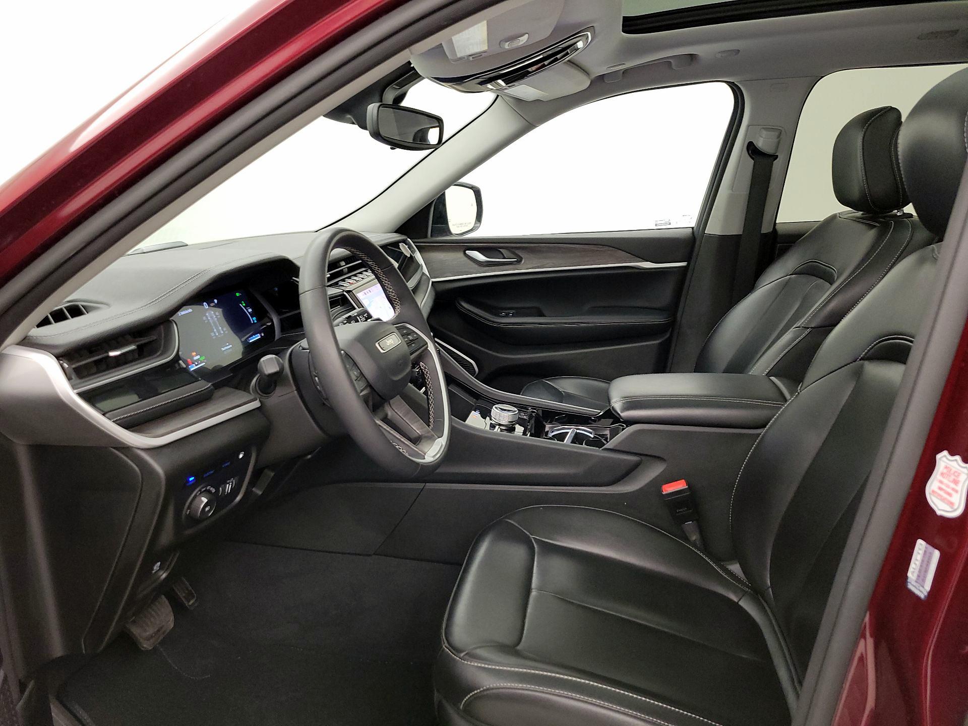 Thumbnail: 2023 Jeep Grand Cherokee - 11
