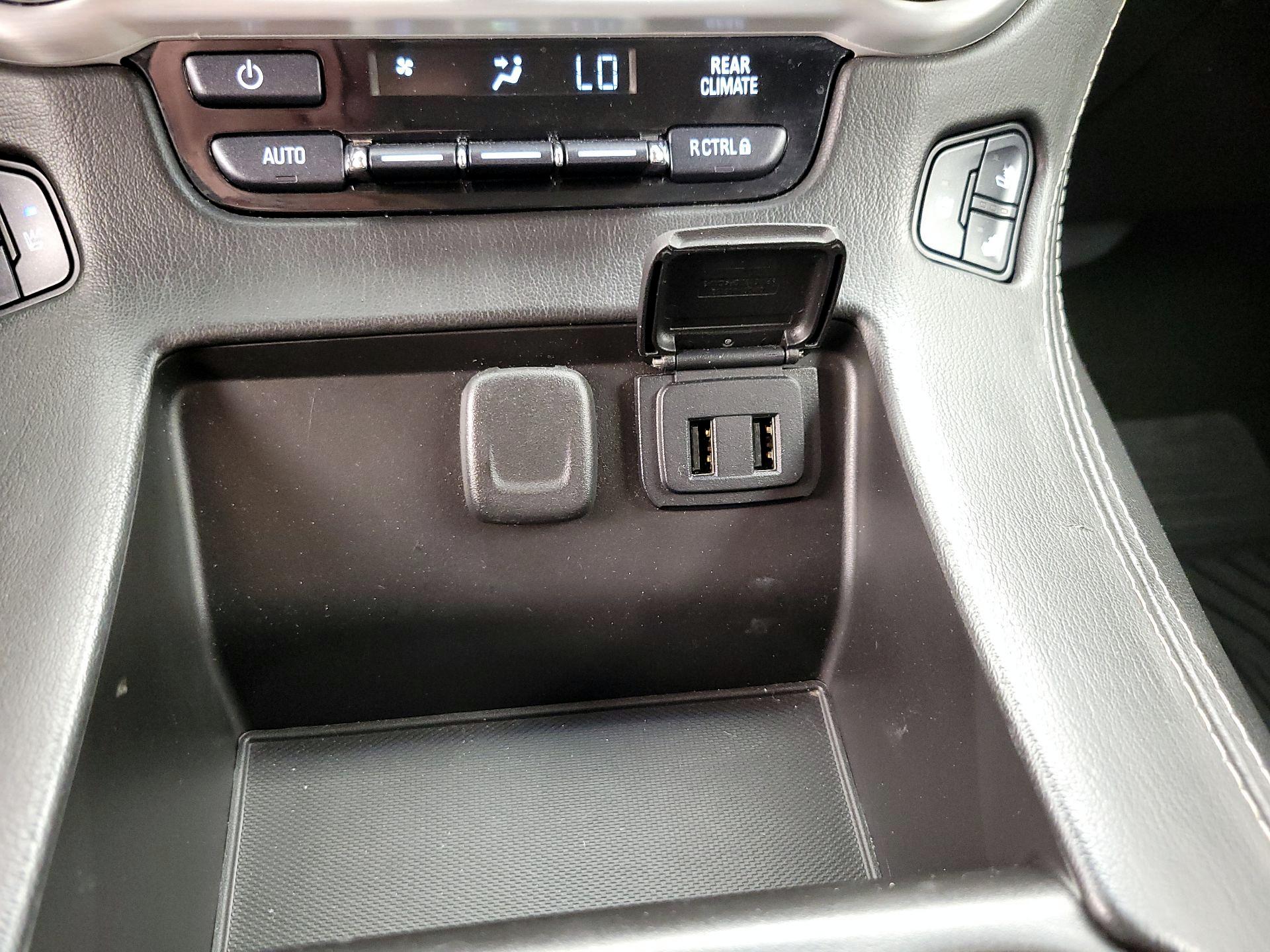 Thumbnail: 2016 GMC Yukon XL - 19