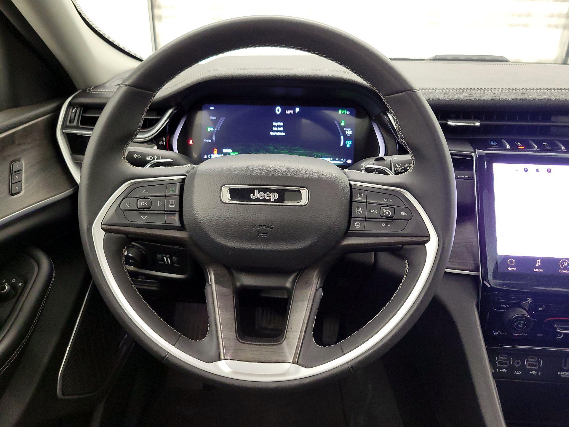 Thumbnail: 2023 Jeep Grand Cherokee - 10