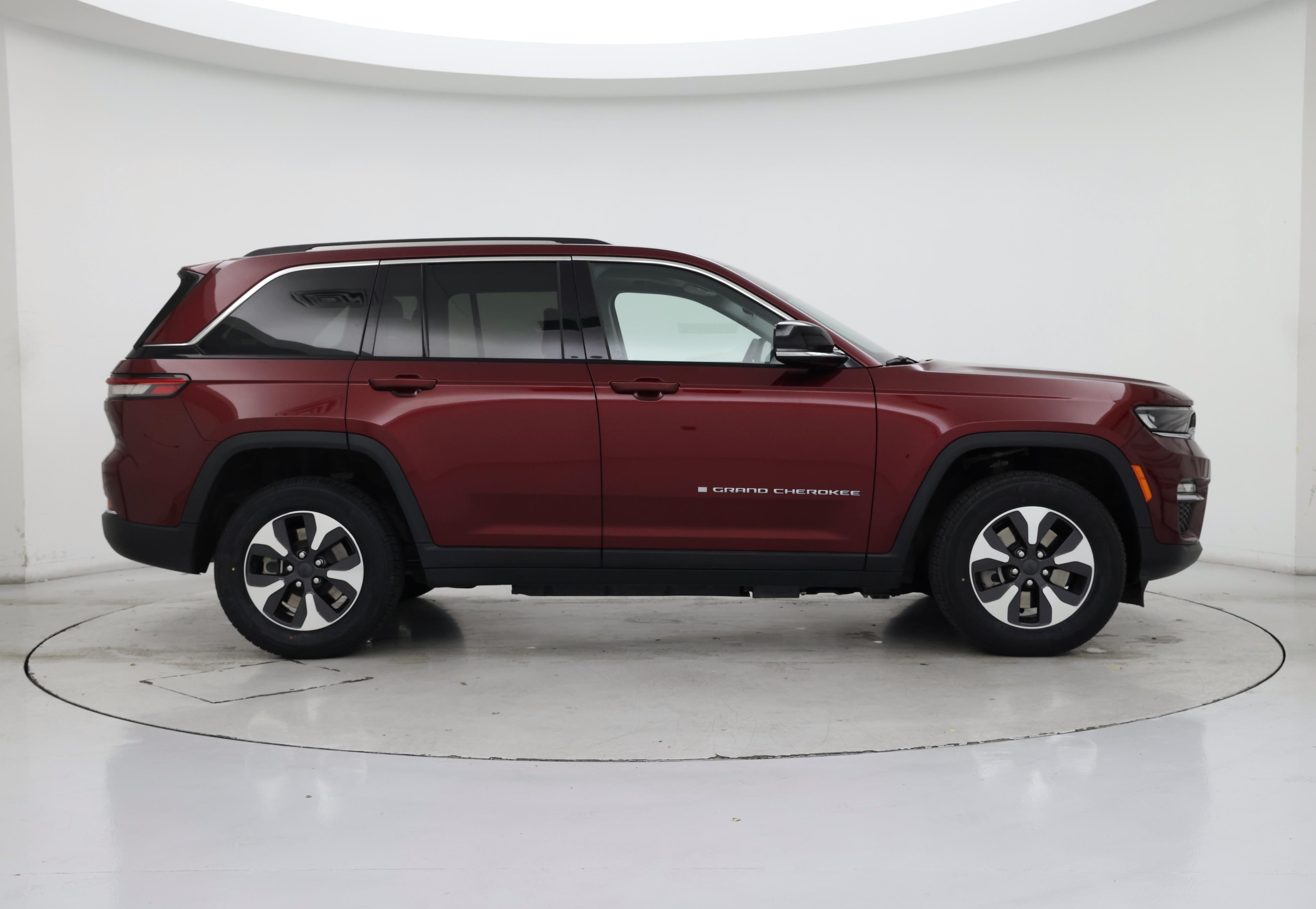 Thumbnail: 2023 Jeep Grand Cherokee - 7