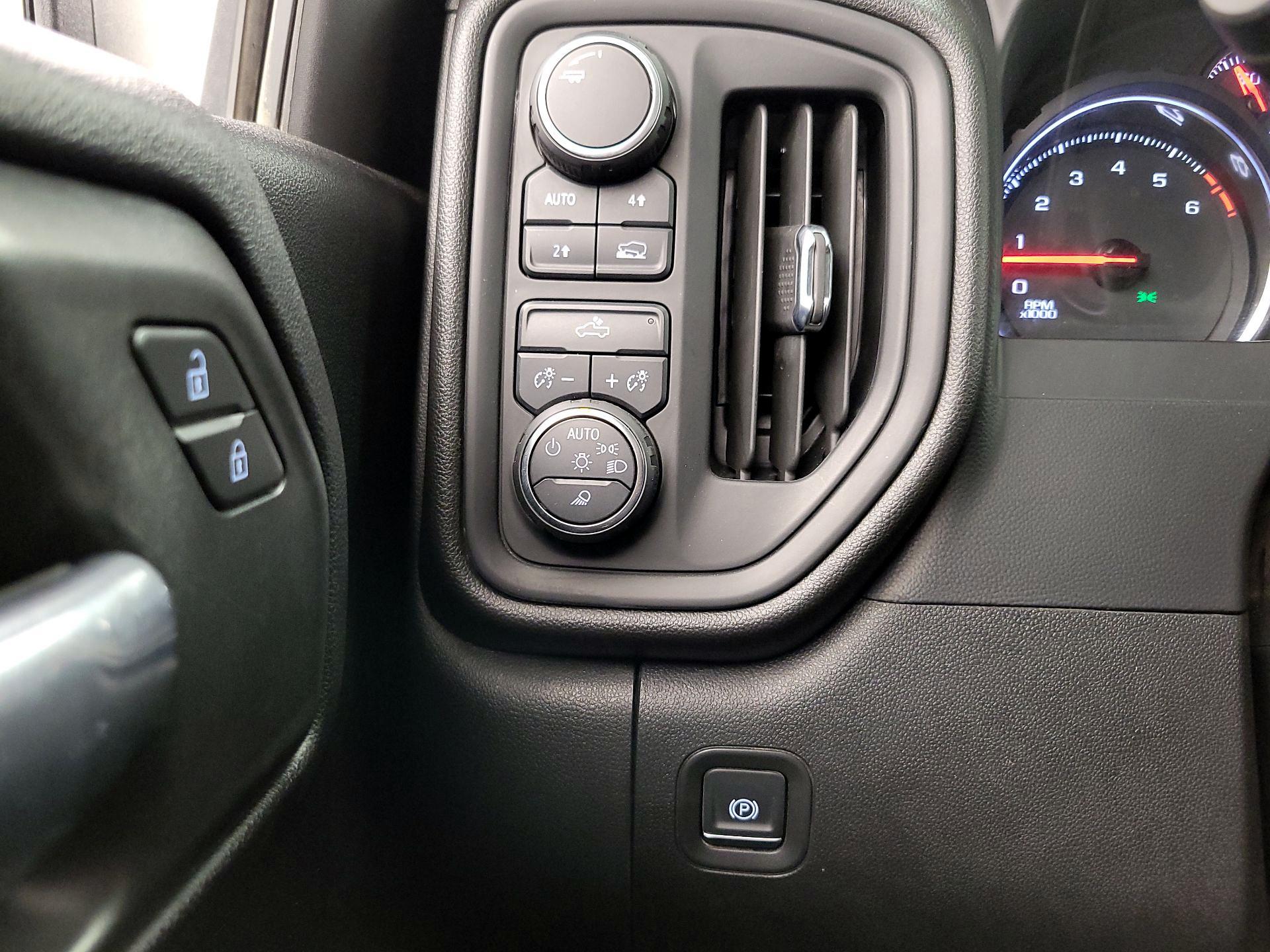 Thumbnail: 2021 Chevrolet Silverado 1500 - 13