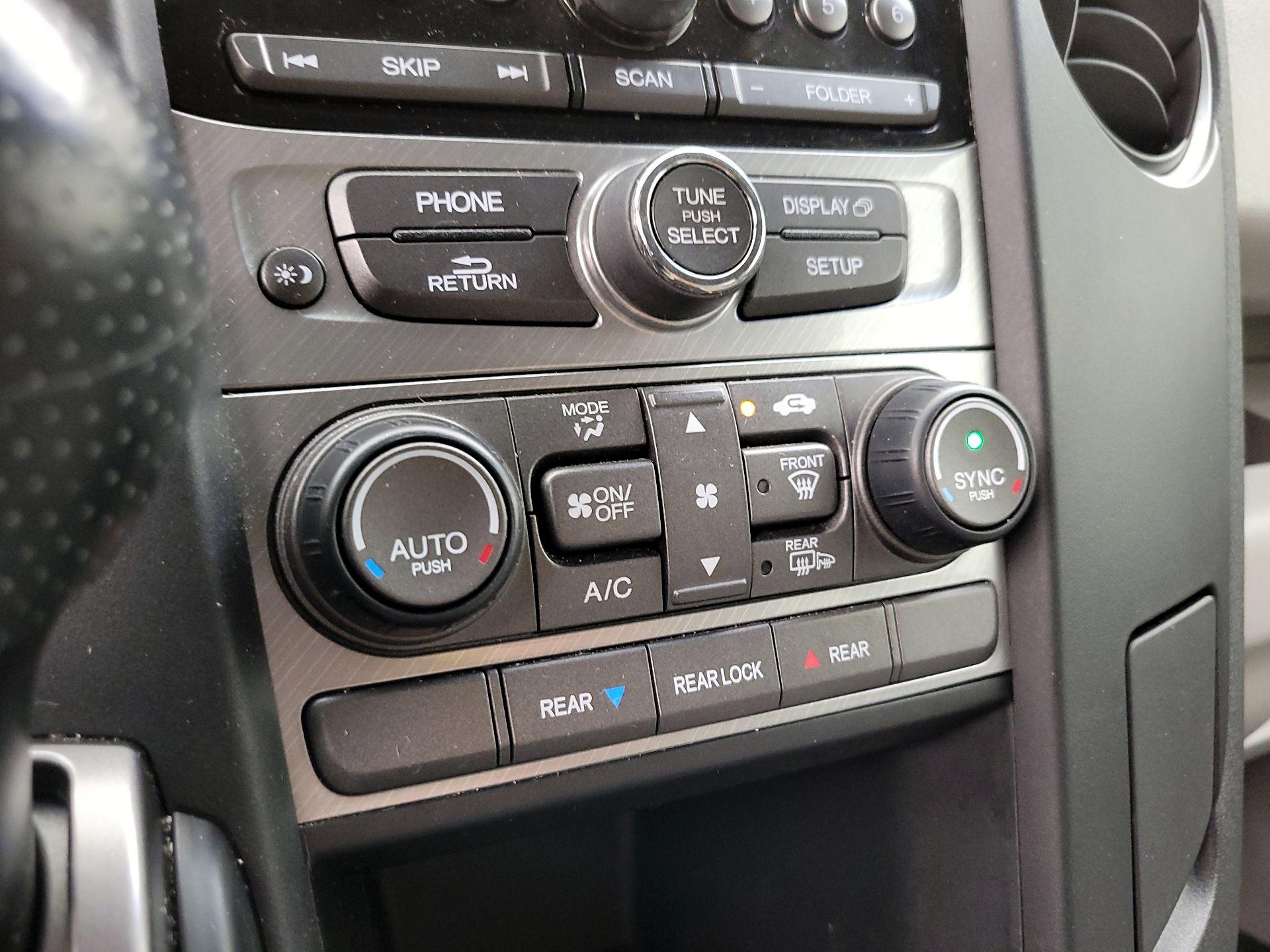 Thumbnail: 2015 Honda Pilot - 16