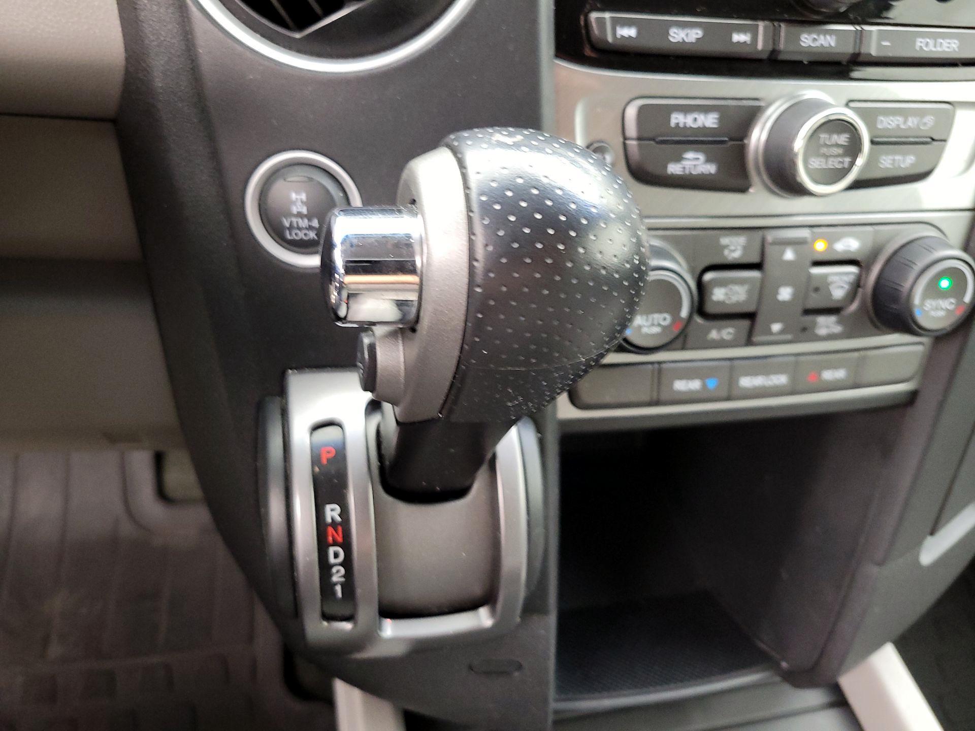 Thumbnail: 2015 Honda Pilot - 17