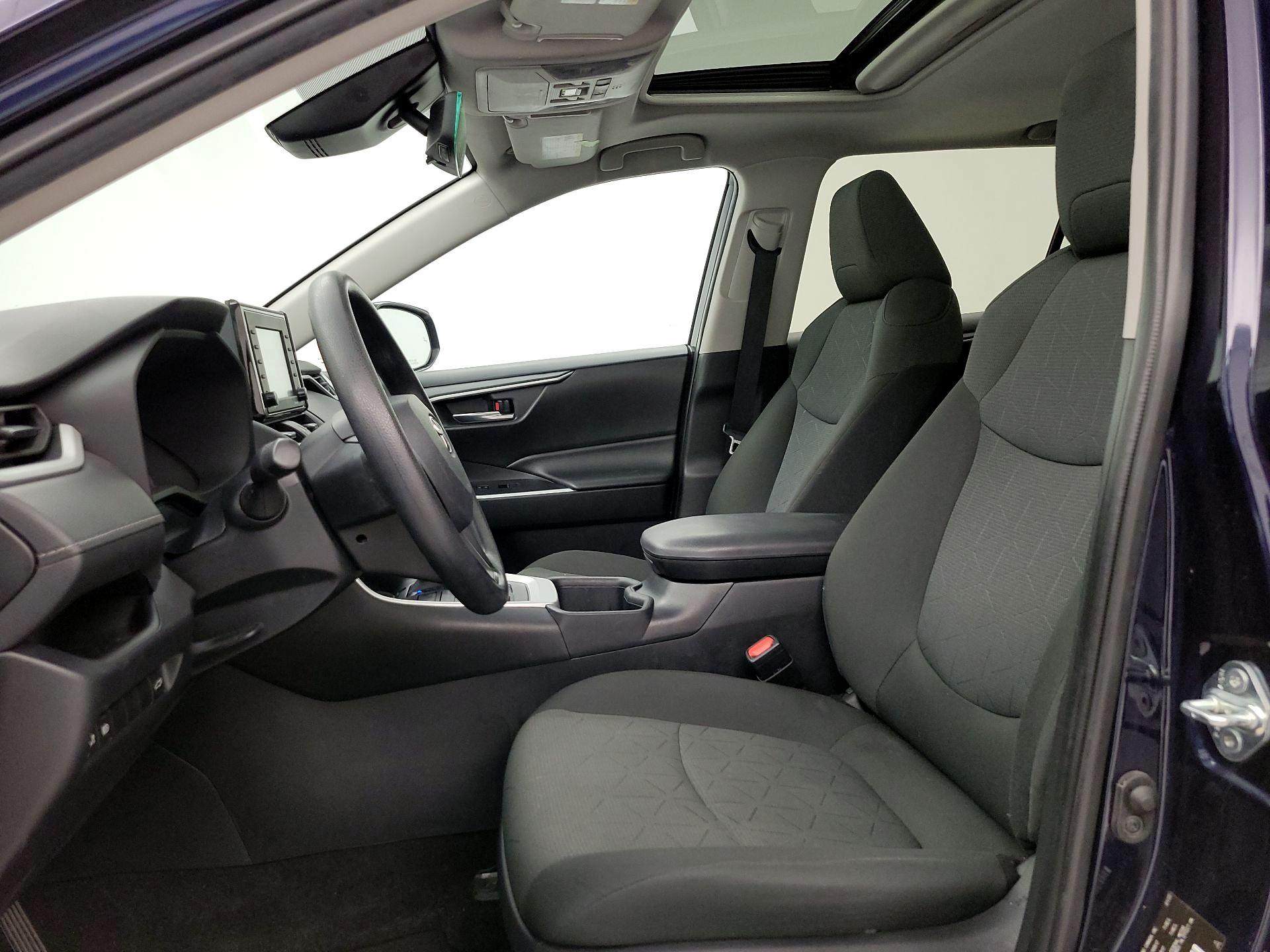 Thumbnail: 2022 Toyota RAV4 - 11