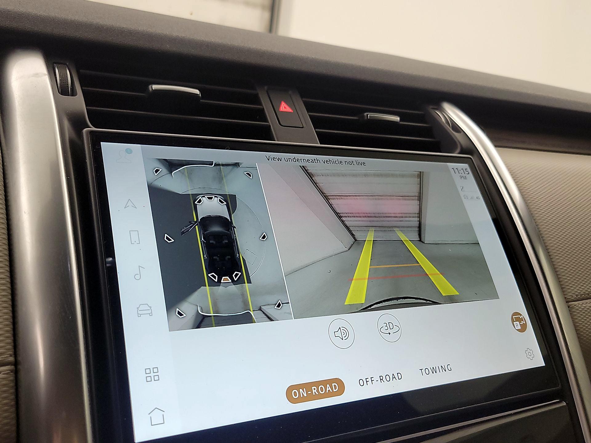 Thumbnail: 2024 Land Rover Discovery - 15