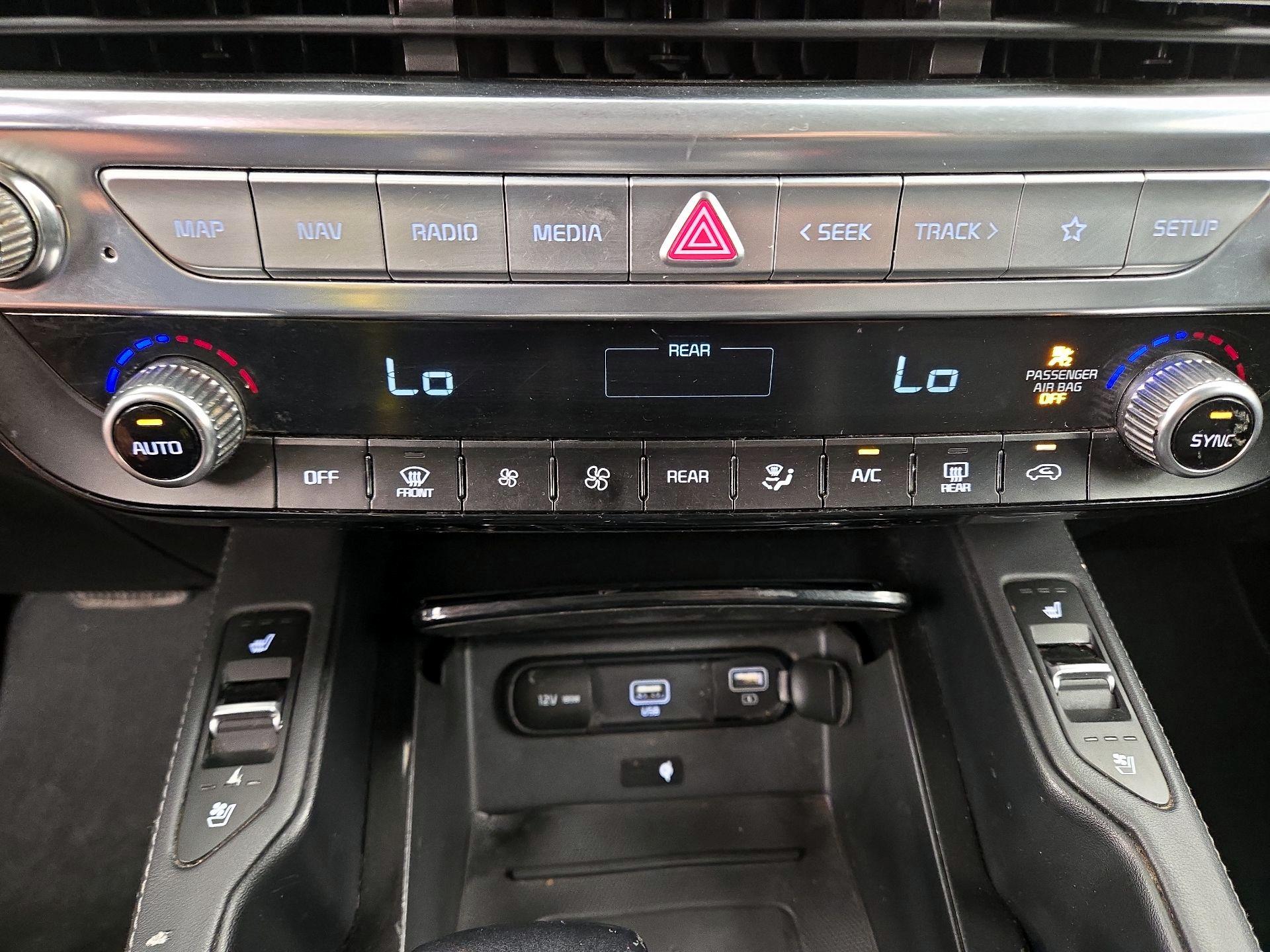 Thumbnail: 2020 Kia Telluride - 17