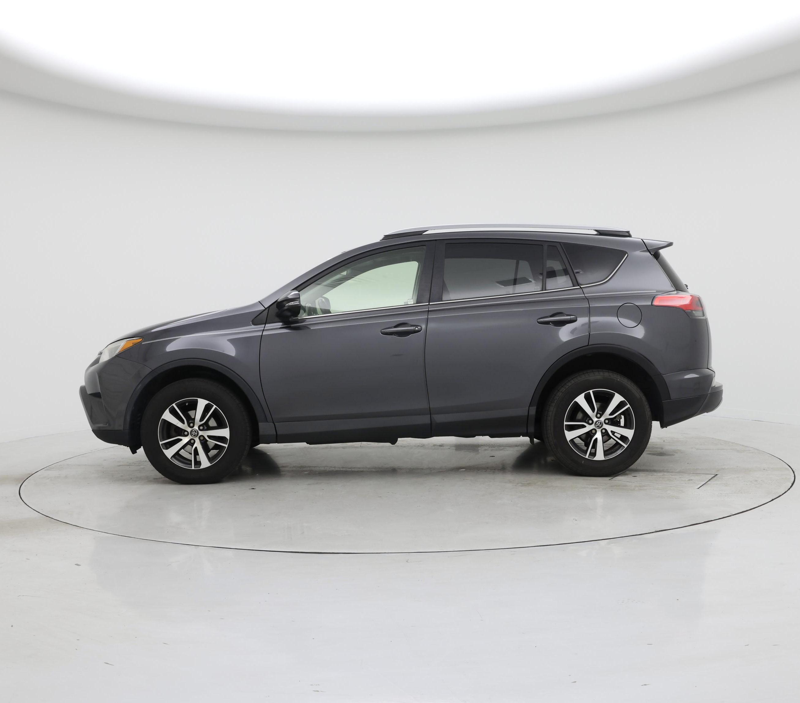 Thumbnail: 2017 Toyota RAV4 - 3