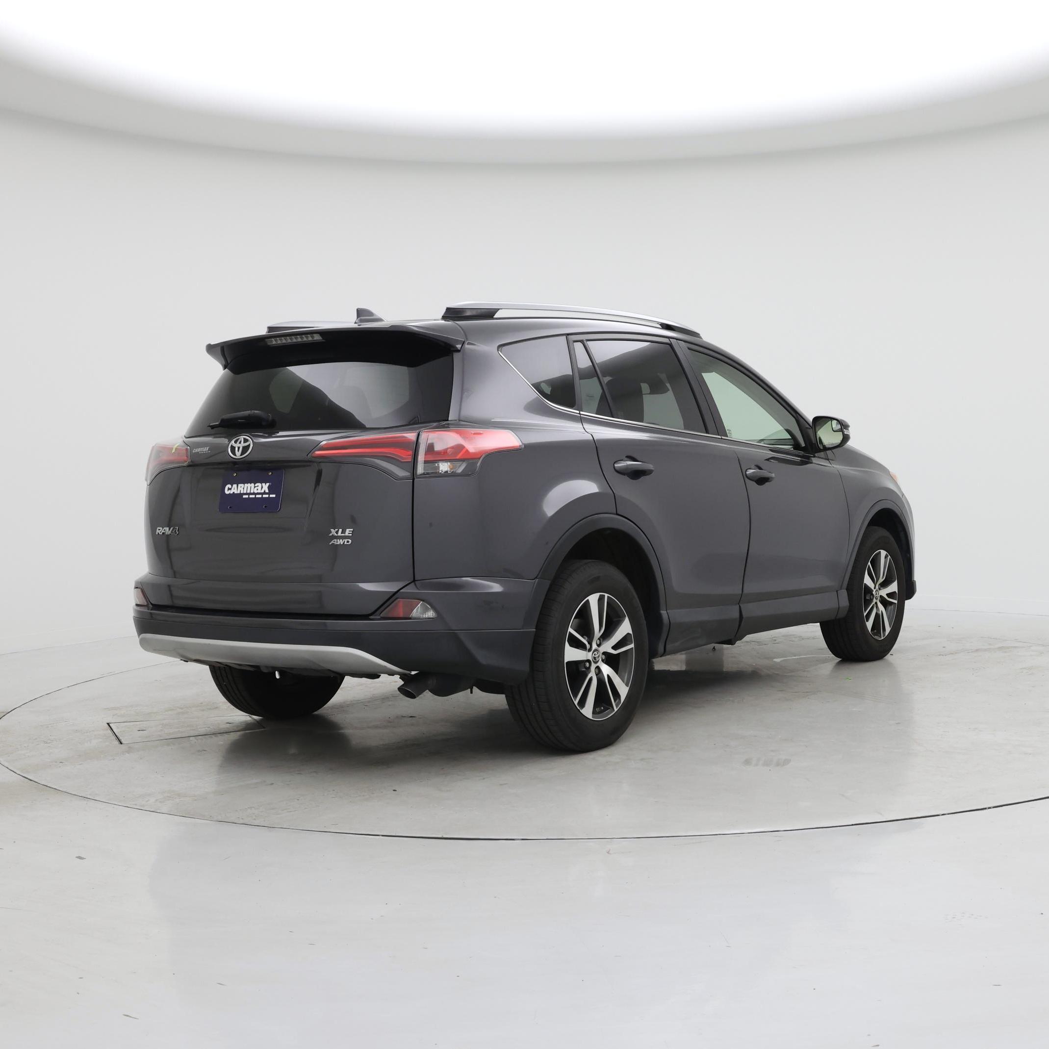 Thumbnail: 2017 Toyota RAV4 - 8