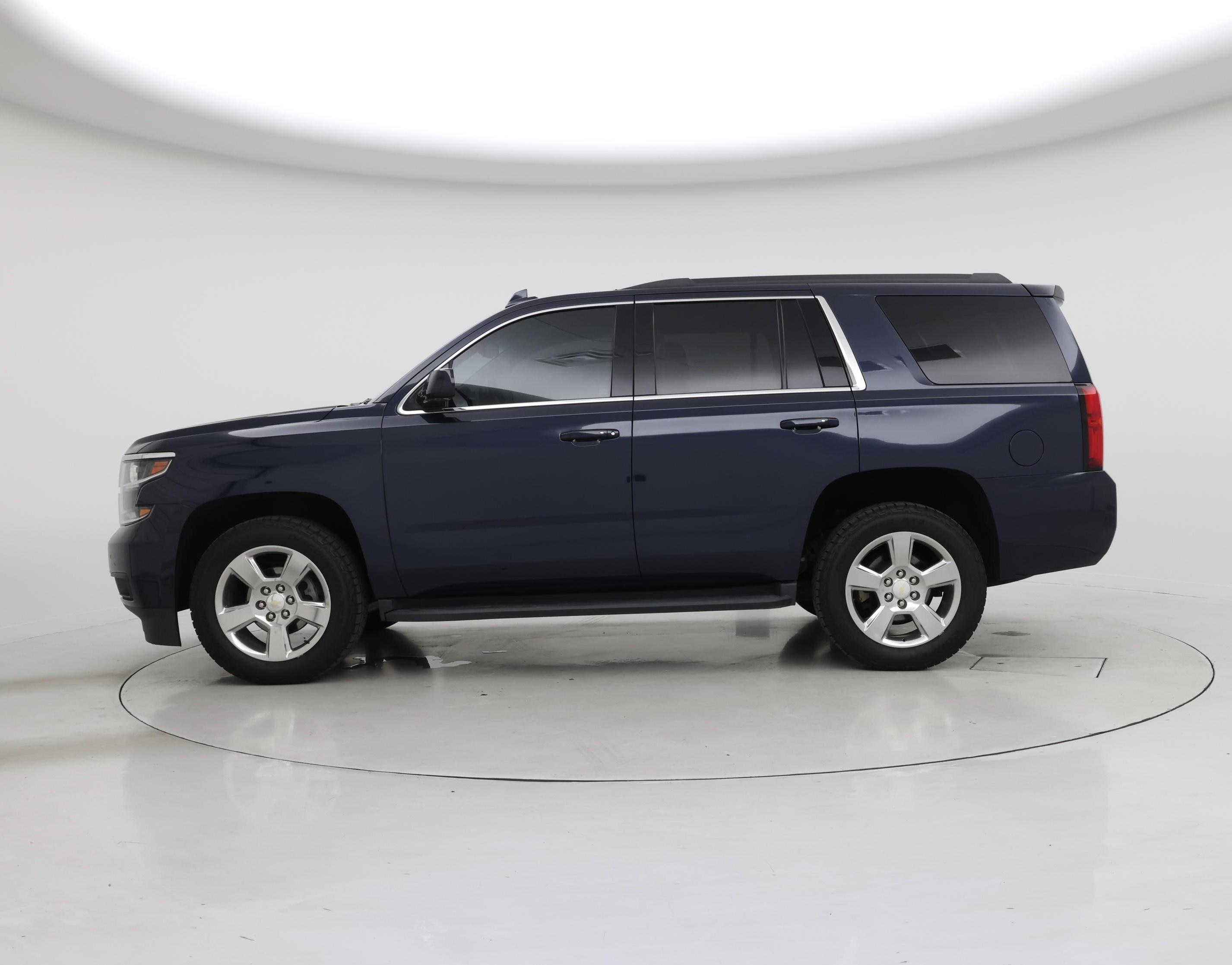 Thumbnail: 2017 Chevrolet Tahoe - 3