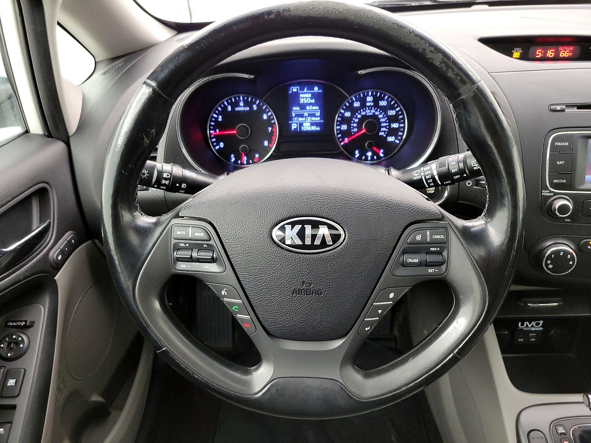 Thumbnail: 2015 Kia Forte - 10