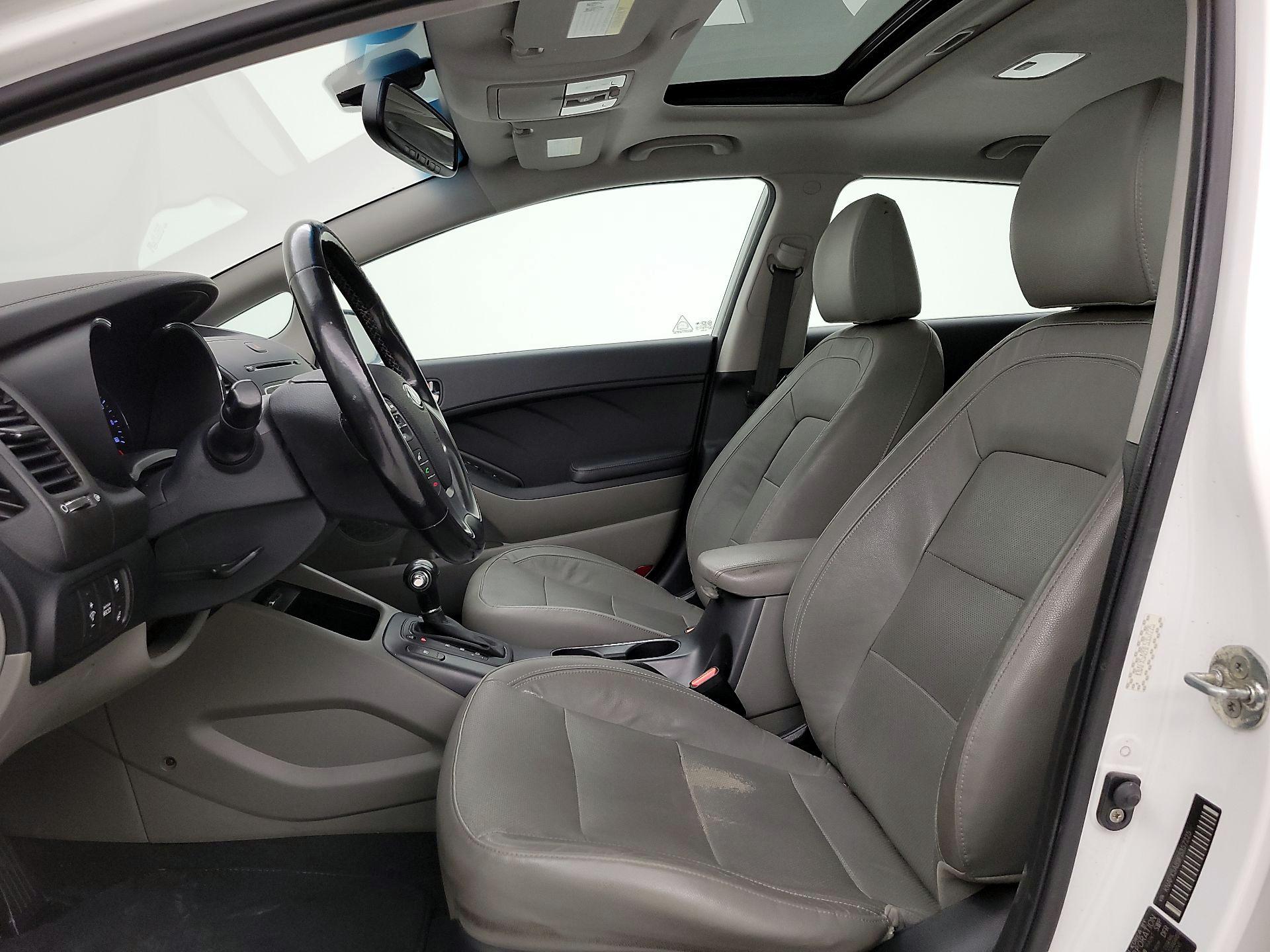 Thumbnail: 2015 Kia Forte - 11