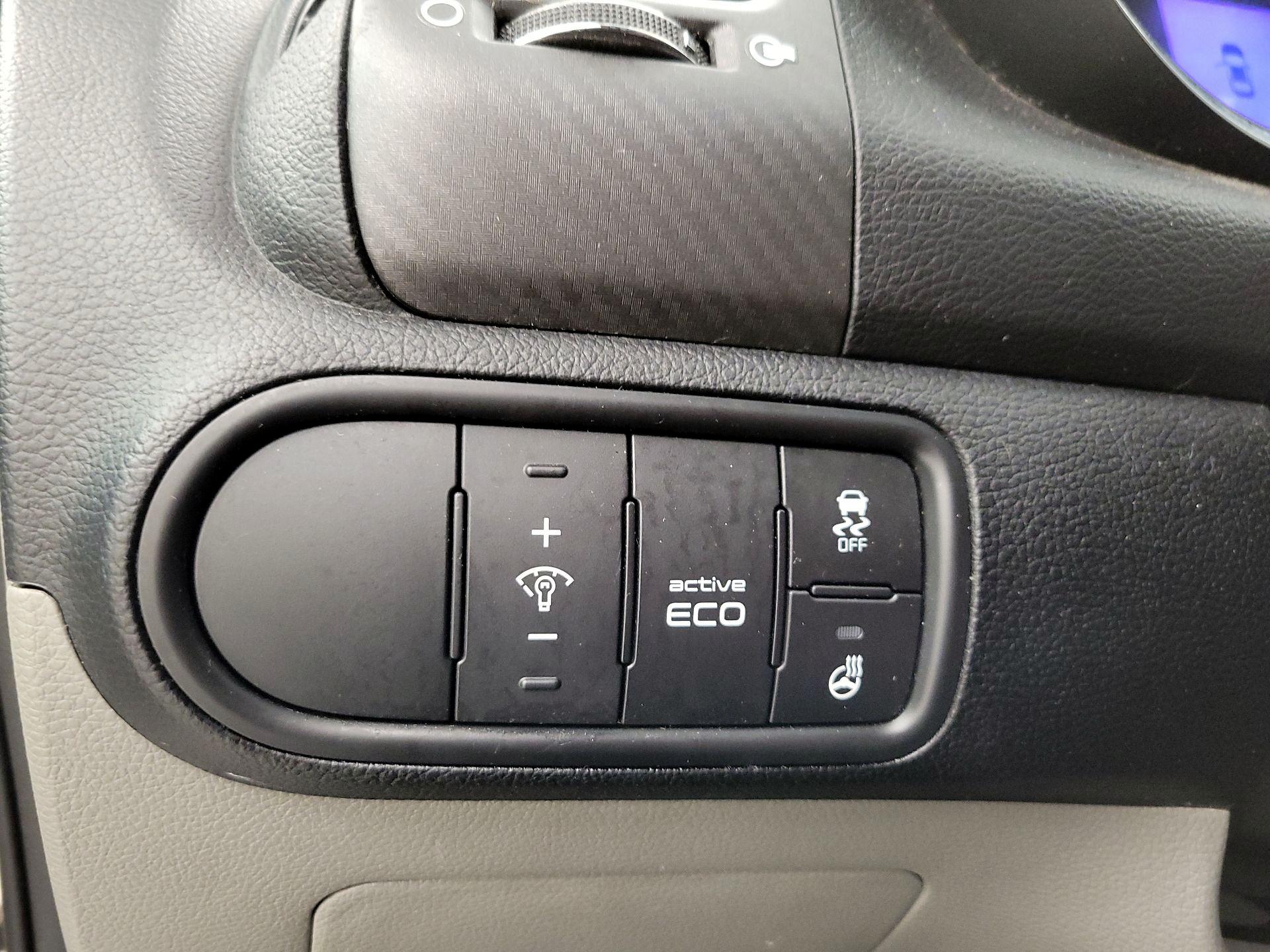 Thumbnail: 2015 Kia Forte - 13