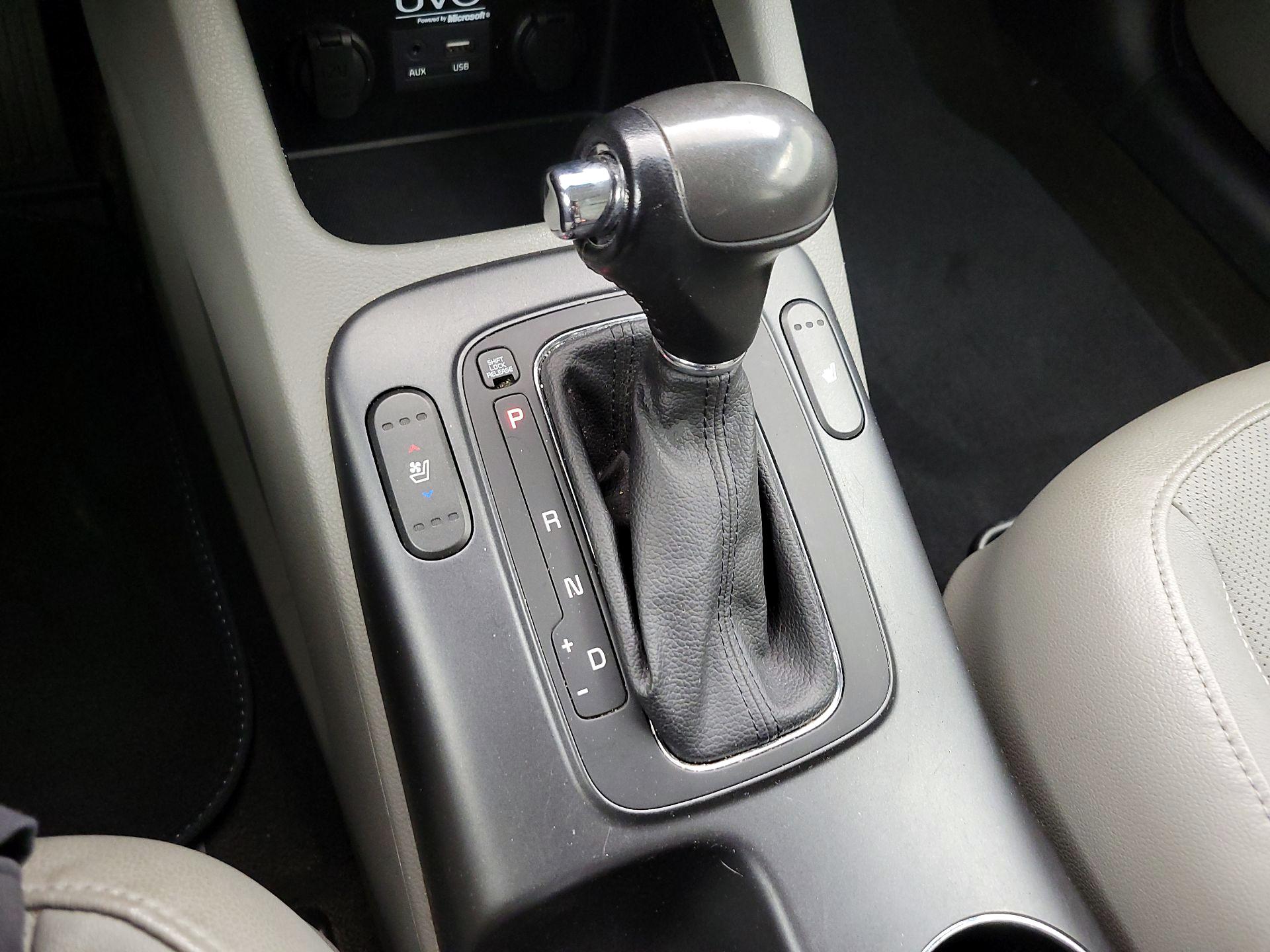 Thumbnail: 2015 Kia Forte - 17