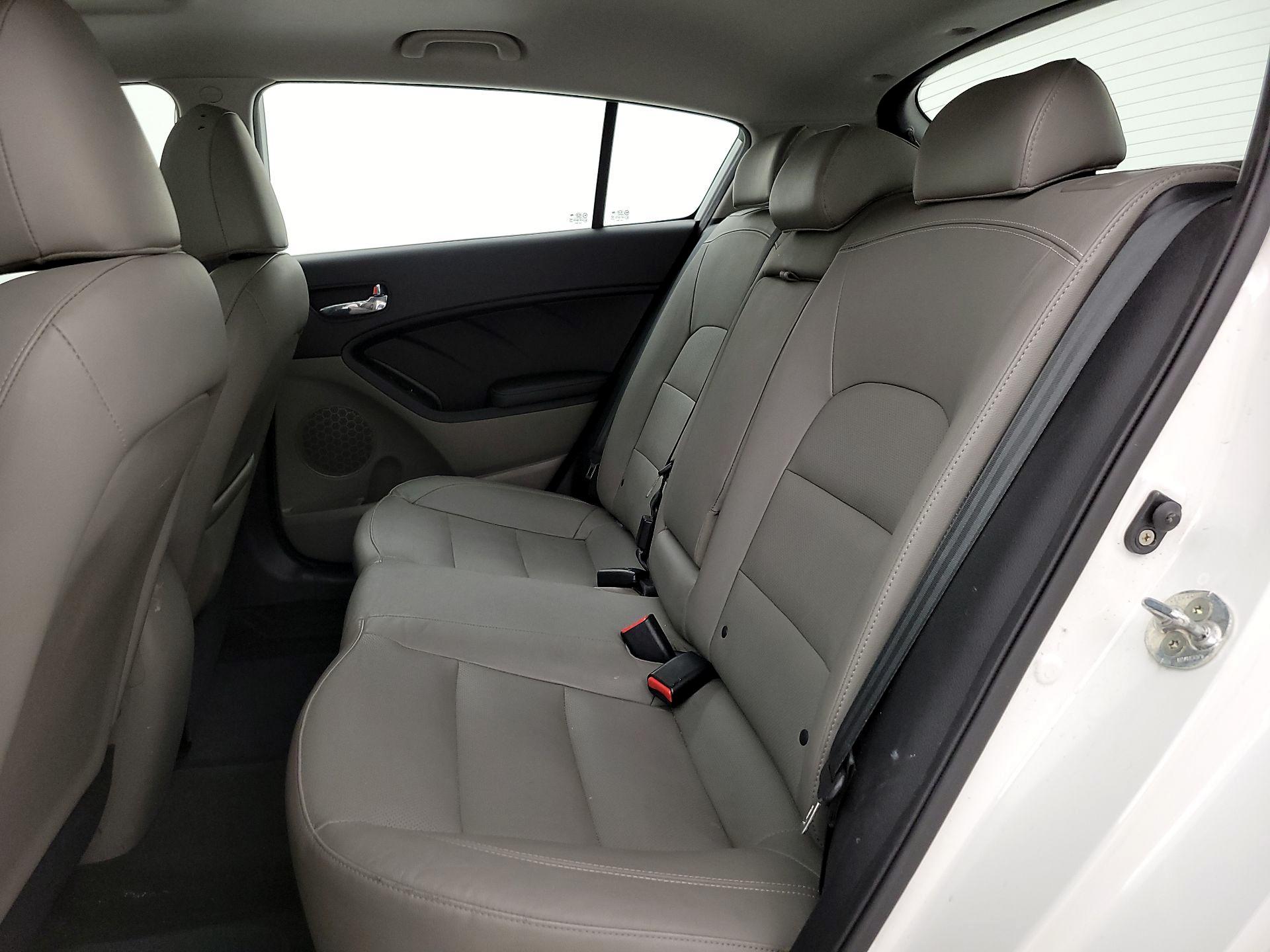 Thumbnail: 2015 Kia Forte - 20