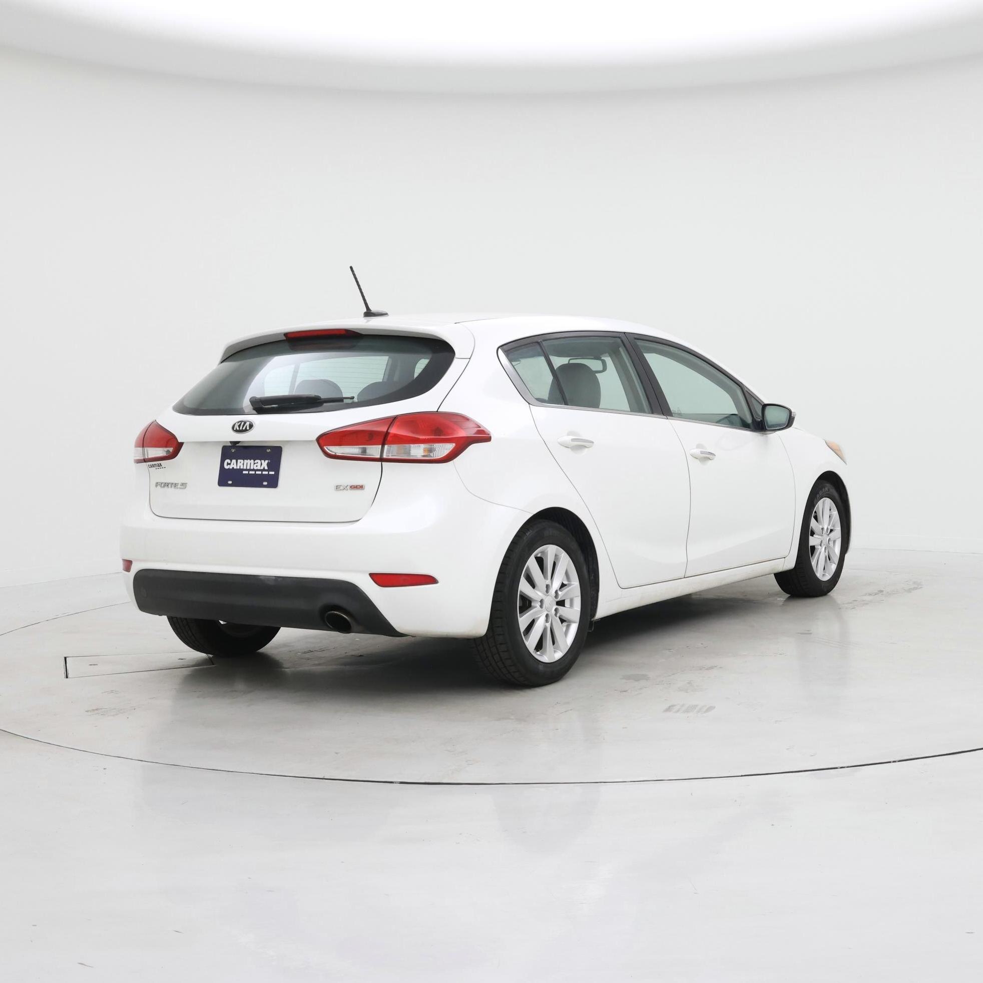 Thumbnail: 2015 Kia Forte - 8