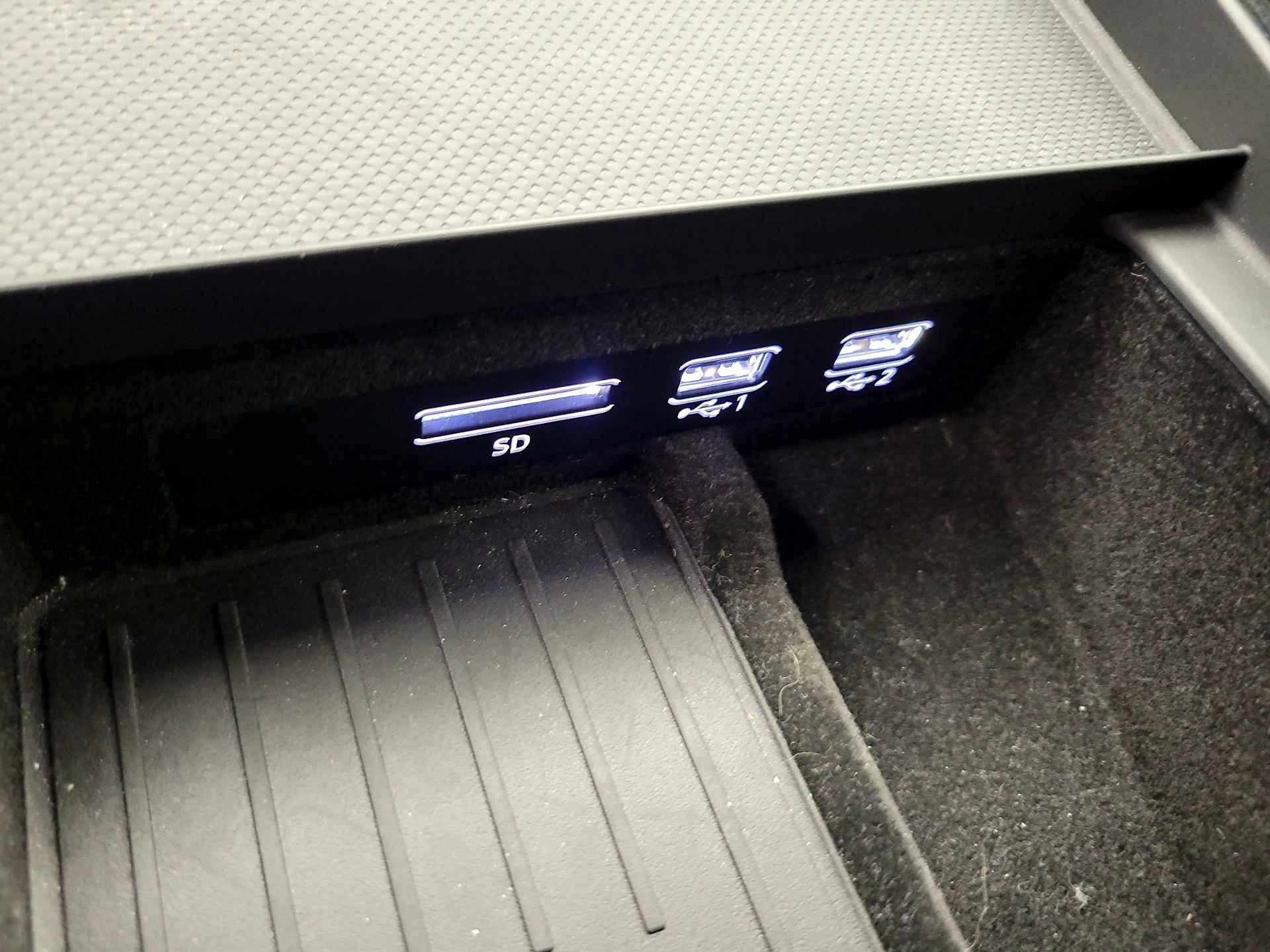 Thumbnail: 2020 Audi SQ7 - 19